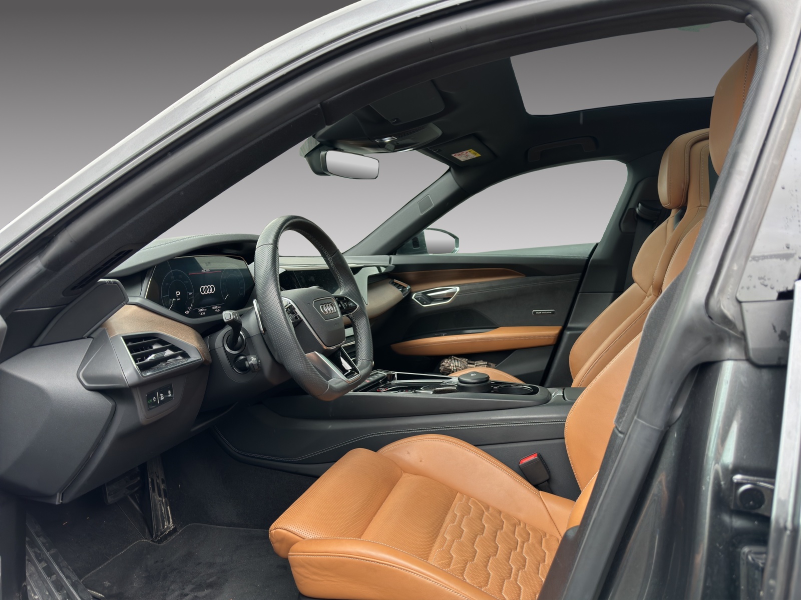 AUDI e-tron GT quattro-image-6