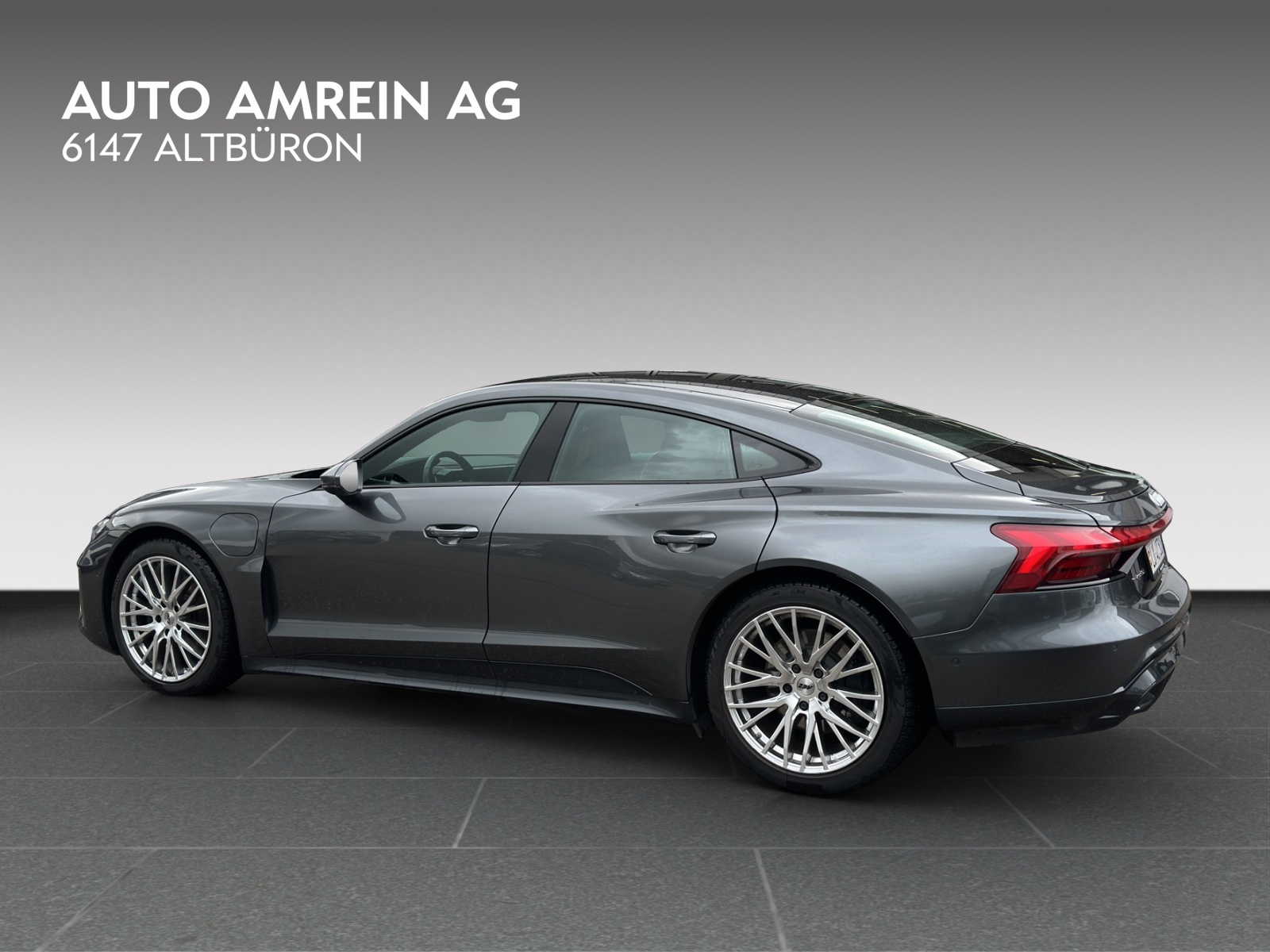 AUDI e-tron GT quattro-showroom-element-2