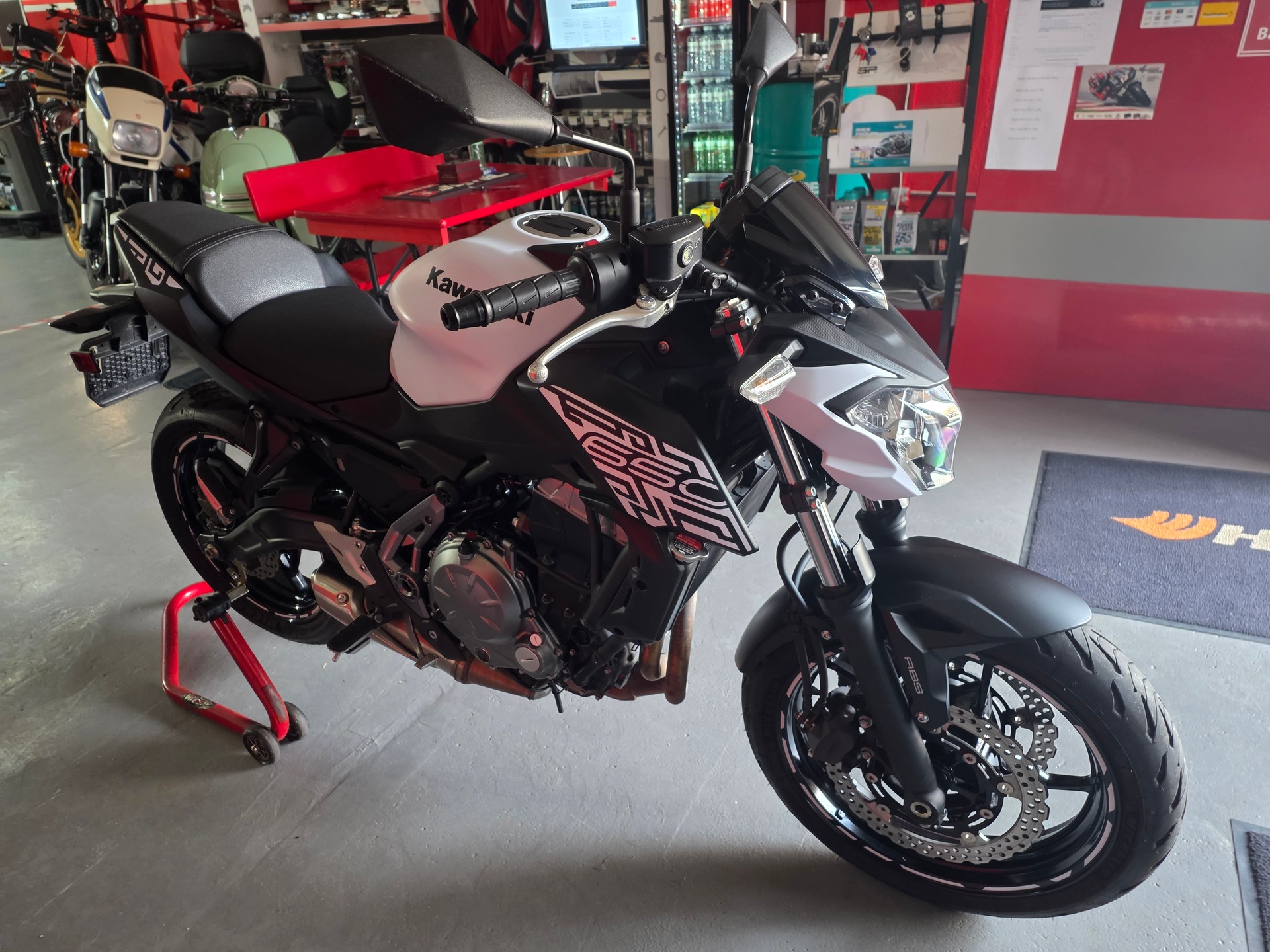 KAWASAKI Z 650 ABS-image-1