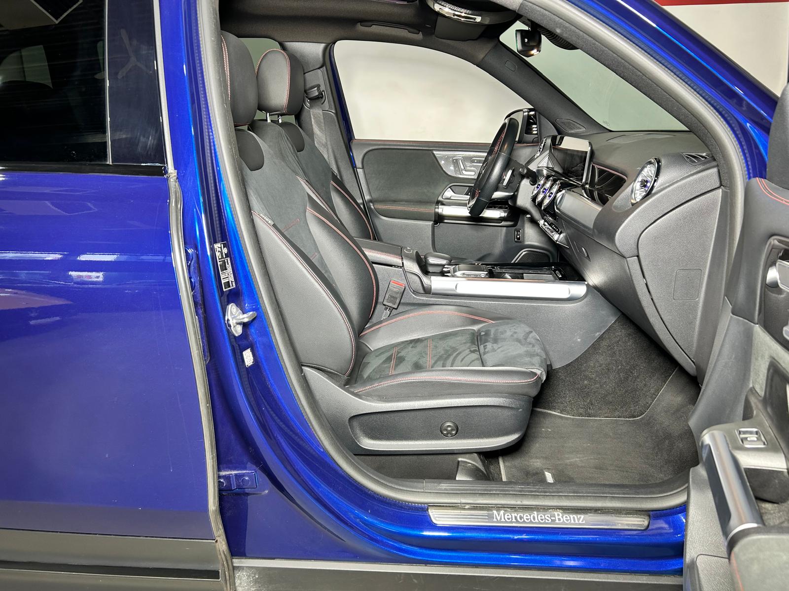 MERCEDES-BENZ GLB 200 AMG Line-image-10