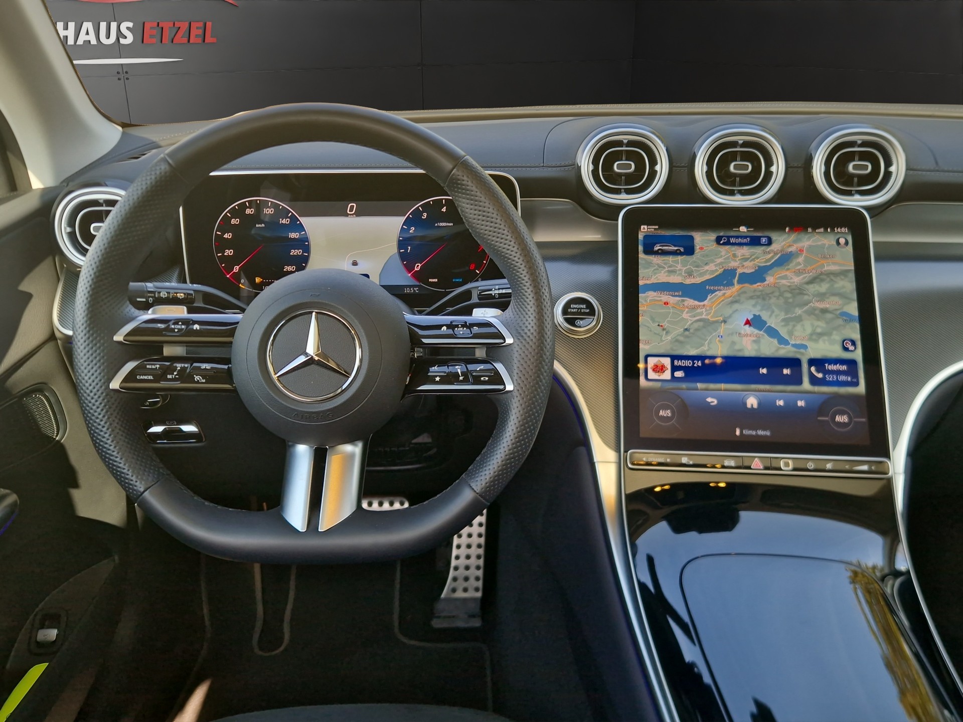 MERCEDES-BENZ GLC 300 4Matic AMG Line 9G-Tronic-image-10