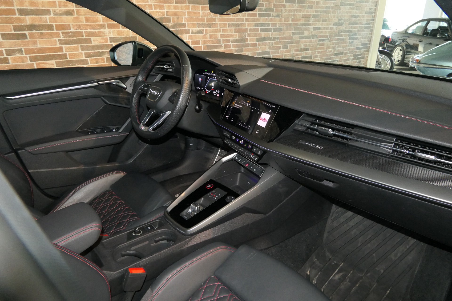 AUDI S3 Sportback 2.0 TFSI quattro S-tronic-image-7