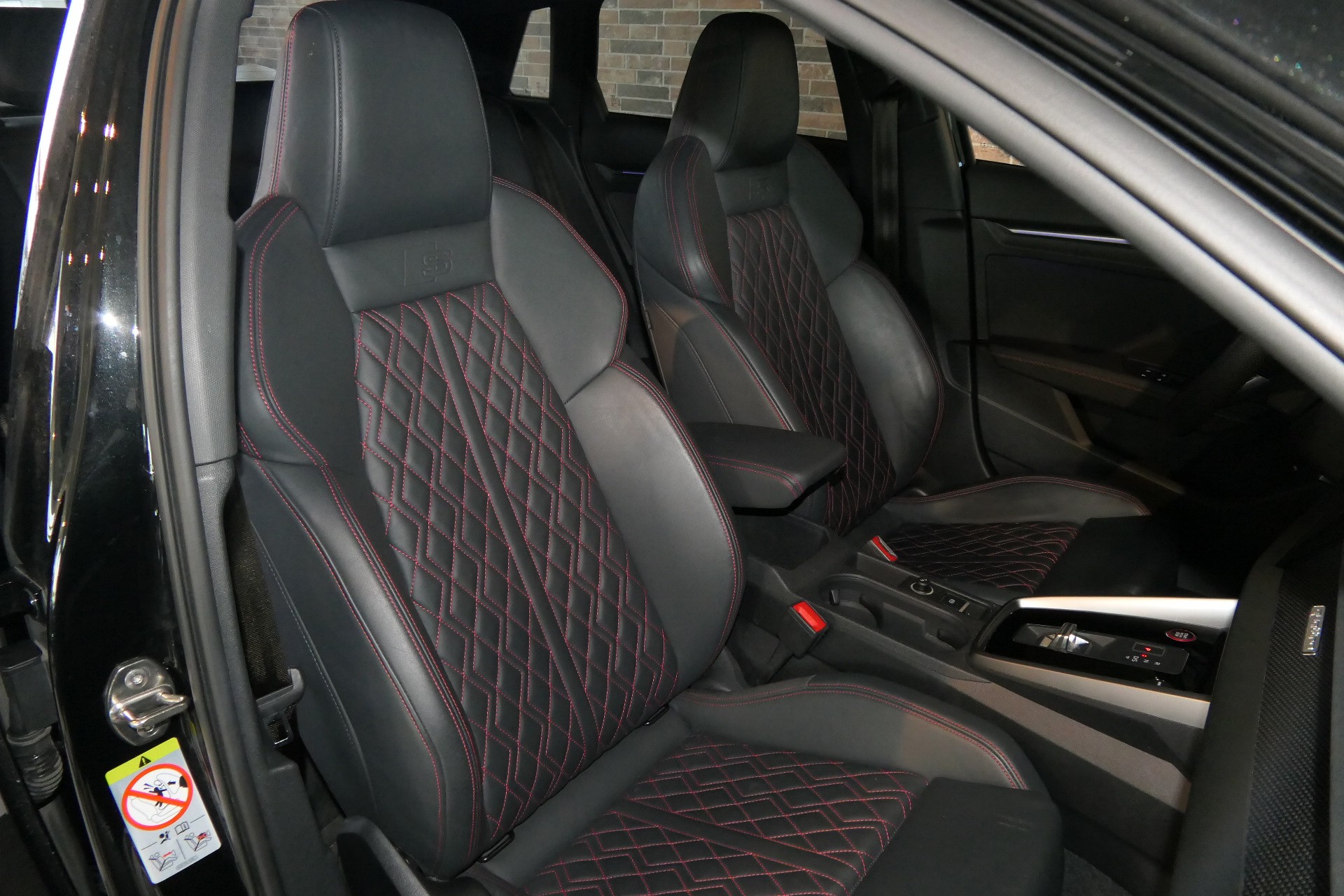 AUDI S3 Sportback 2.0 TFSI quattro S-tronic-image-8