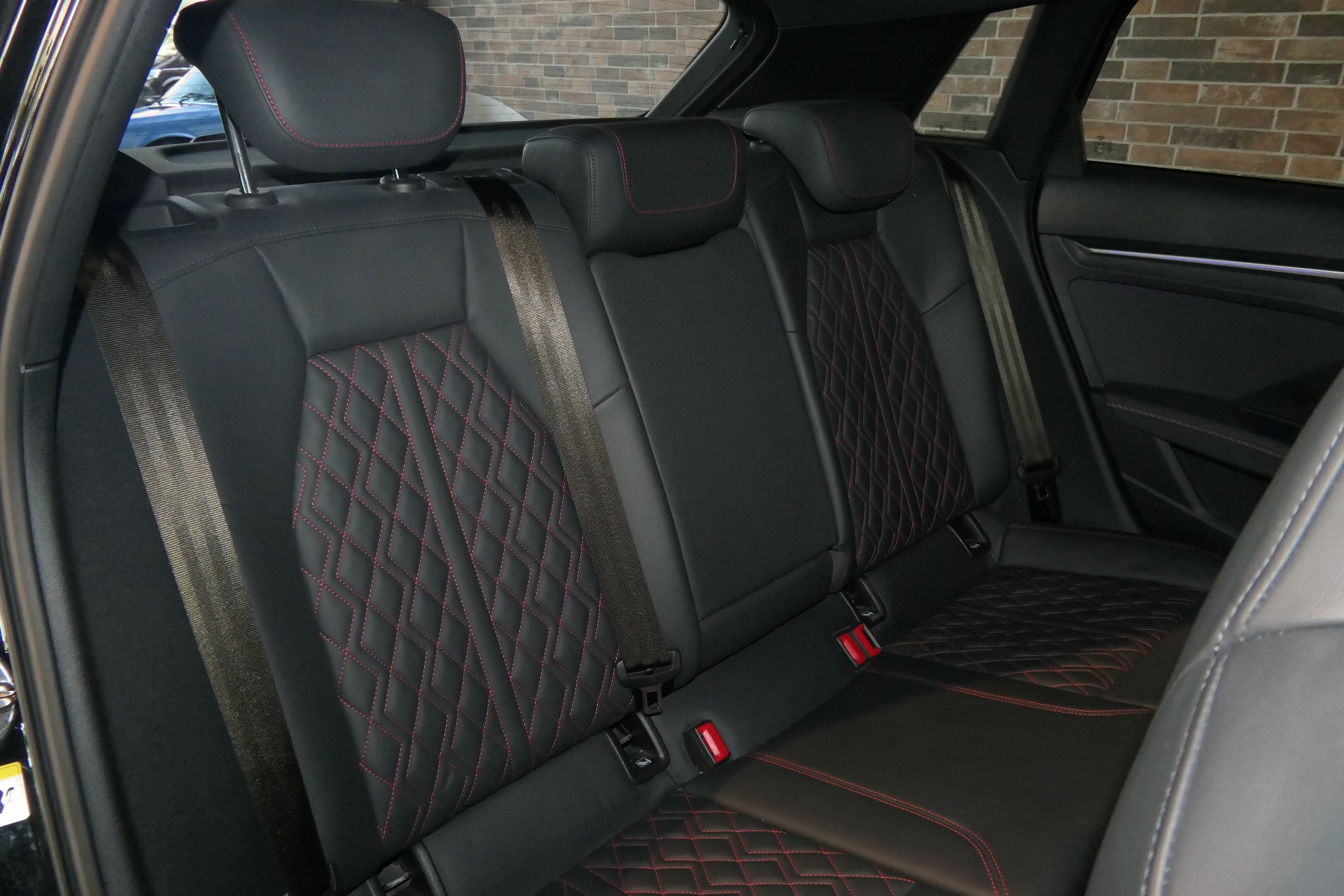 AUDI S3 Sportback 2.0 TFSI quattro S-tronic-image-9