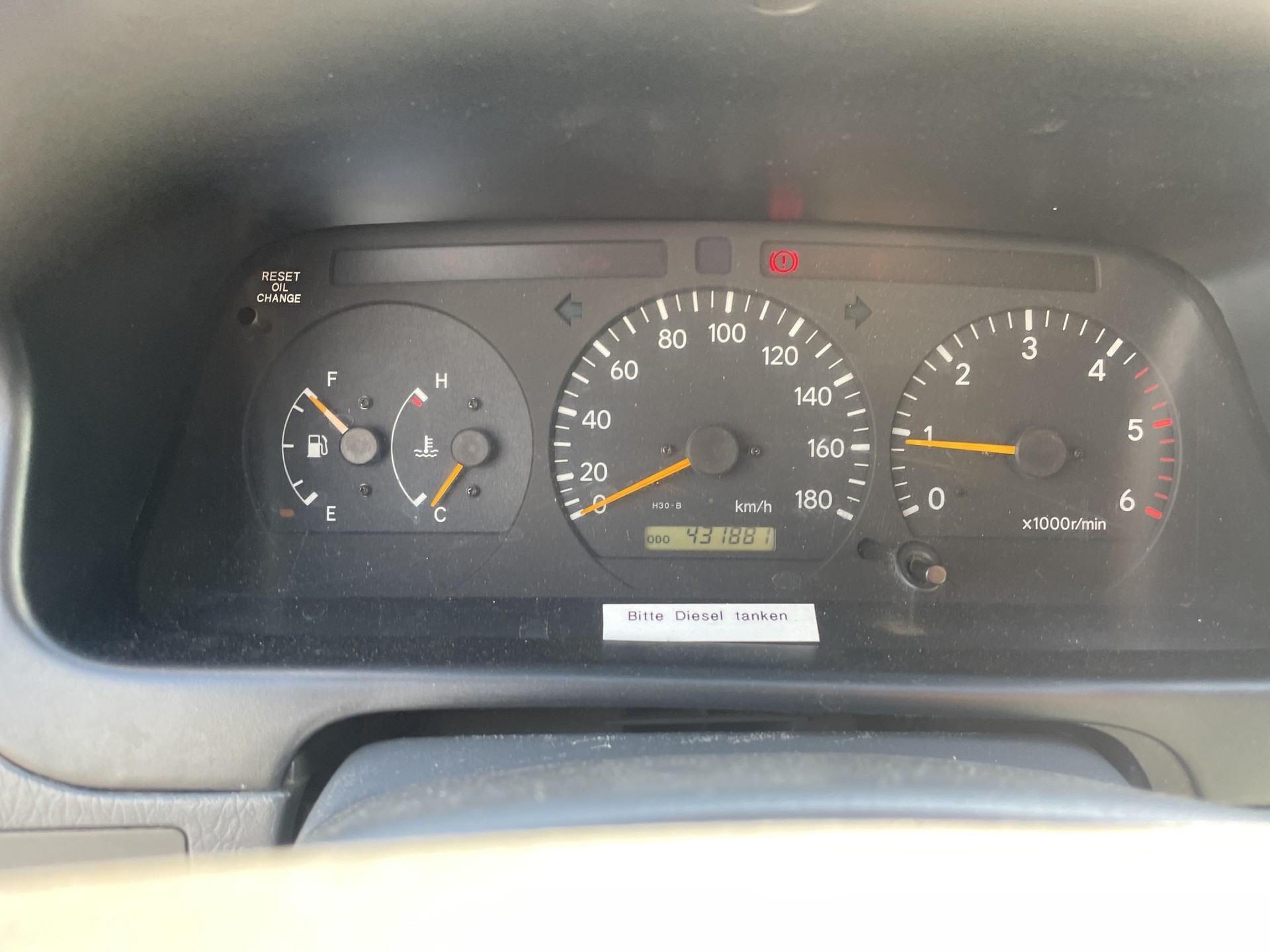TOYOTA Hiace D-4D LWB Kombi-image-11