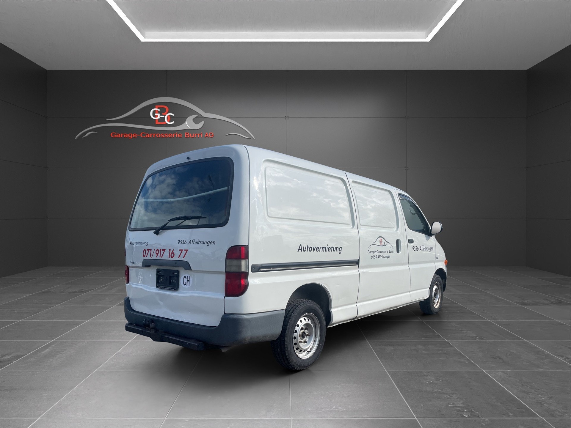 TOYOTA Hiace D-4D LWB Kombi-image-3