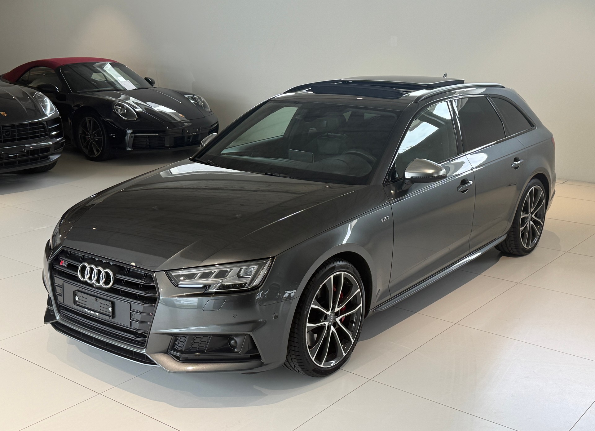 AUDI S4 Avant 3.0 TFSI quattro tiptronic***Distanzregler***Standheizung***Panoramadach***daytonagrau***AHK-showroom-element-2