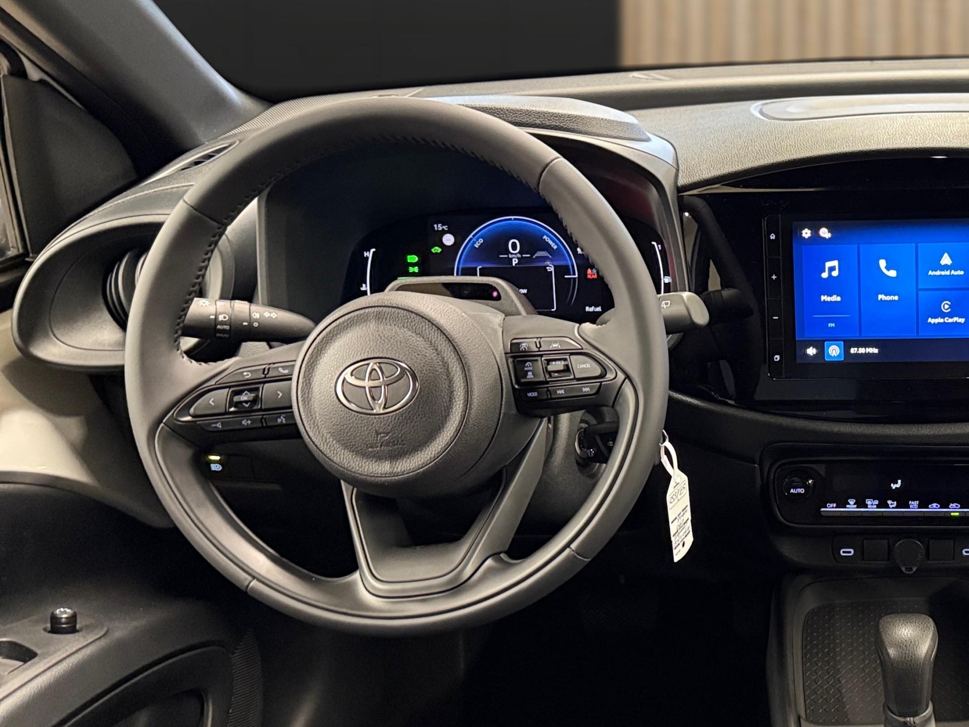 TOYOTA Aygo X 1.5 Comfort e-CVT-image-11