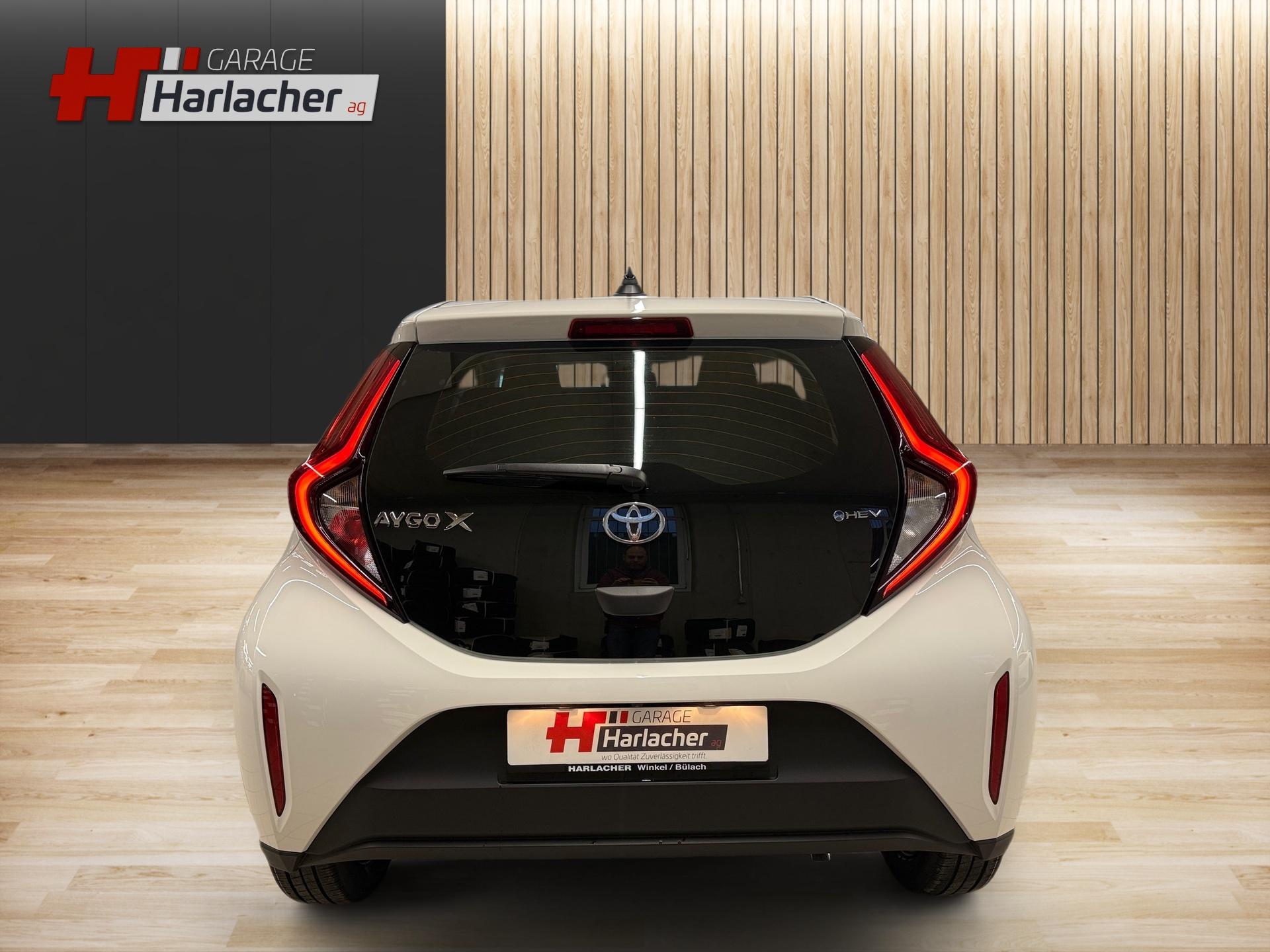 TOYOTA Aygo X 1.5 Comfort e-CVT-image-5