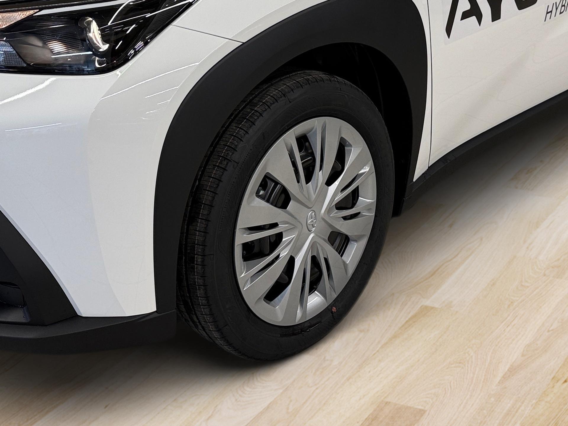 TOYOTA Aygo X 1.5 Comfort e-CVT-image-9