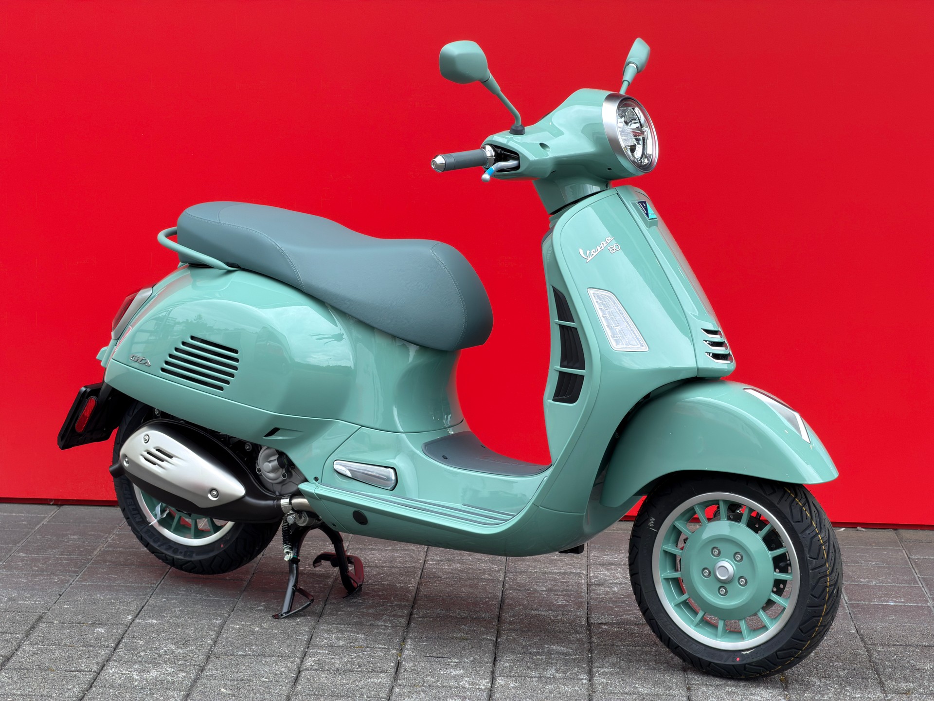 PIAGGIO Vespa GTS 310 80th Anniversary Euro 5+-image-1