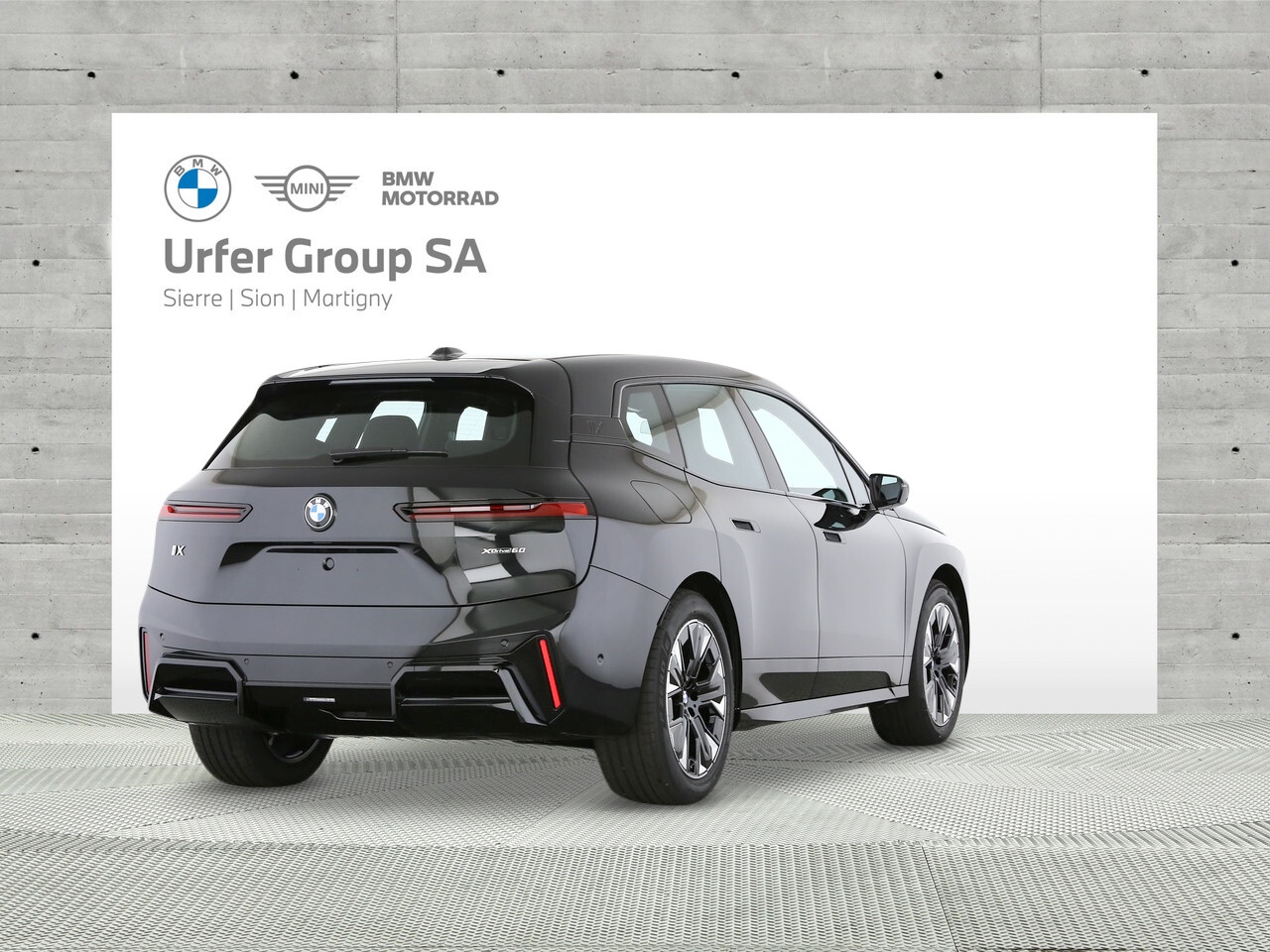 BMW iX xDrive60 M Sport-showroom-element-1
