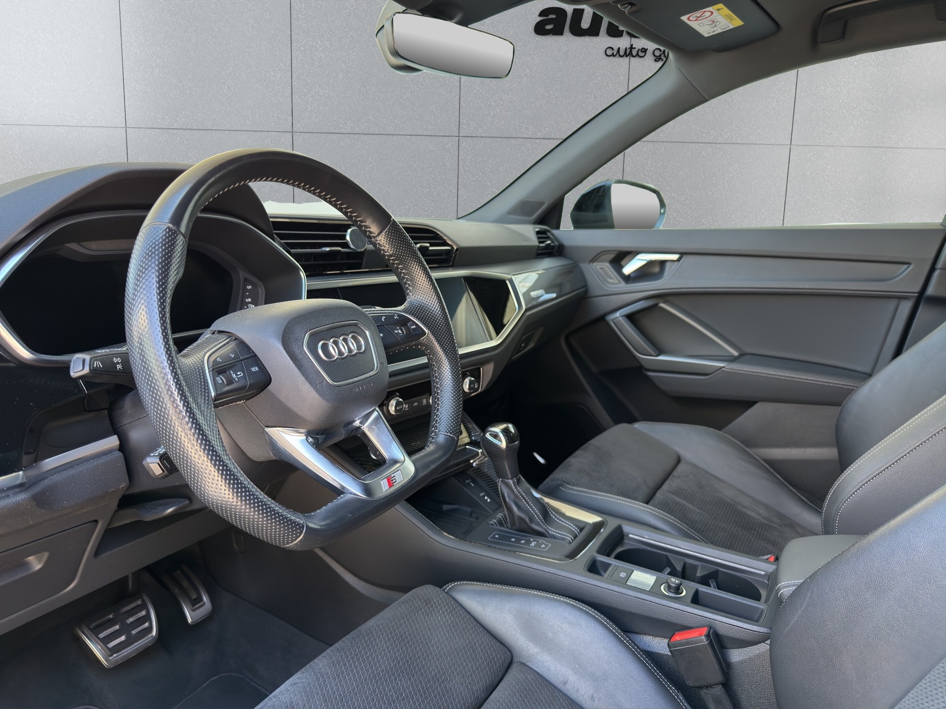AUDI Q3 Sportback 45 TFSI S line quattro S-tronic-image-7