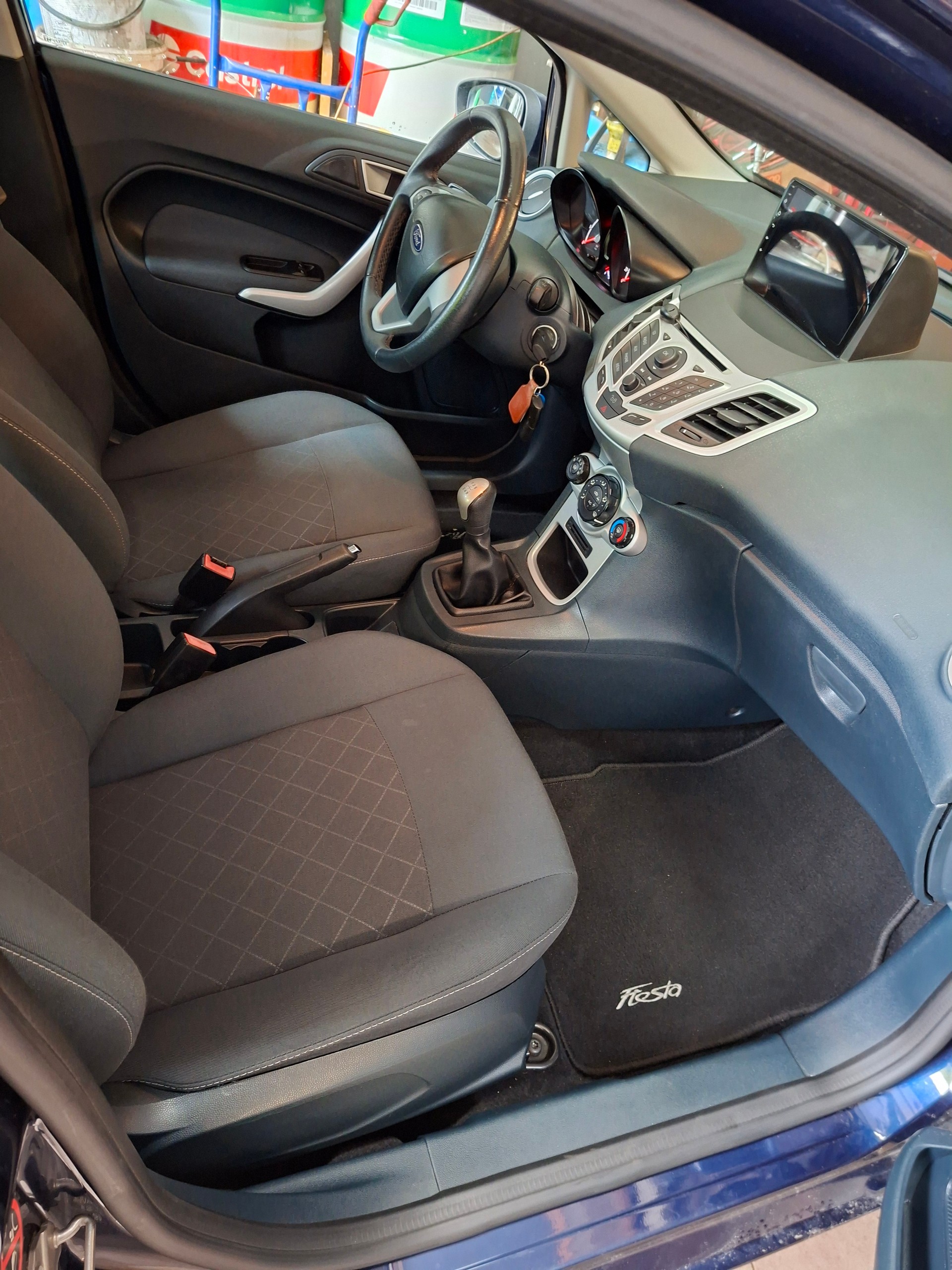 FORD Fiesta 1.4 16V Titanium-image-9