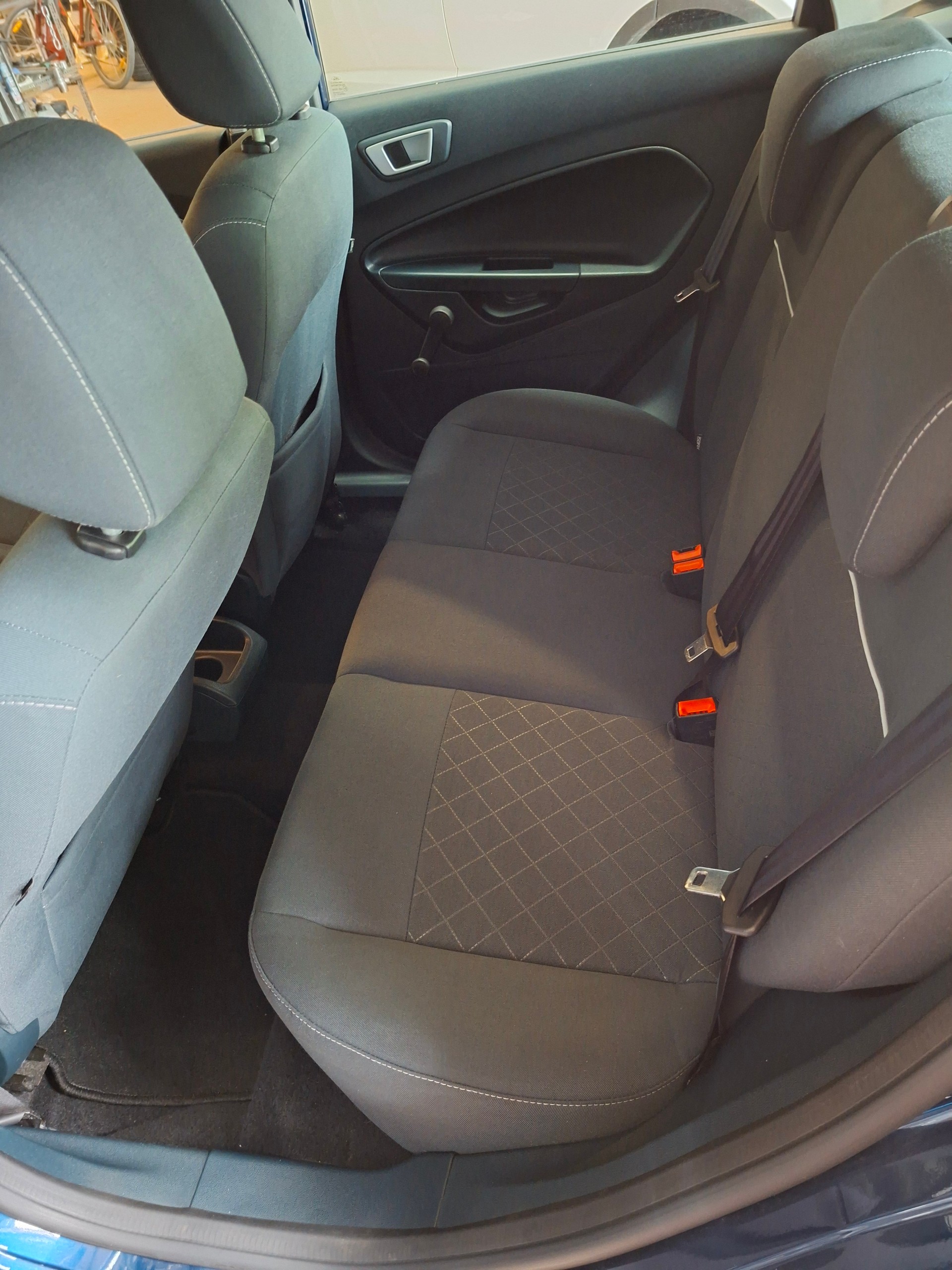 FORD Fiesta 1.4 16V Titanium-image-11