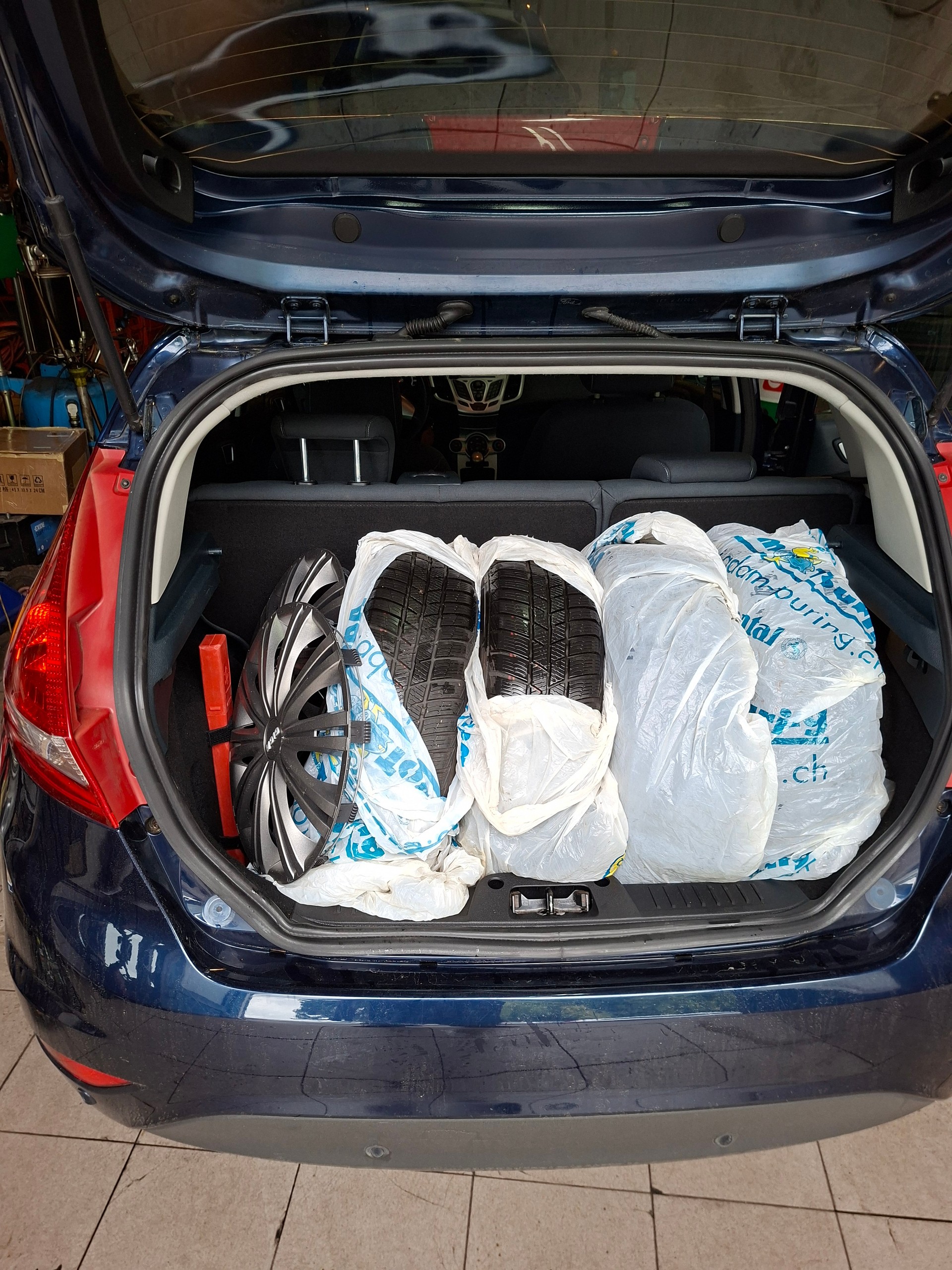 FORD Fiesta 1.4 16V Titanium-image-13
