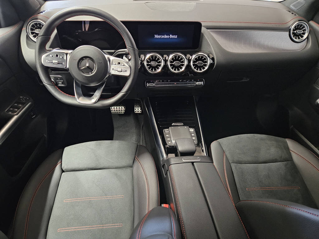 MERCEDES-BENZ EQA 300 4Matic Swiss Star-image-6