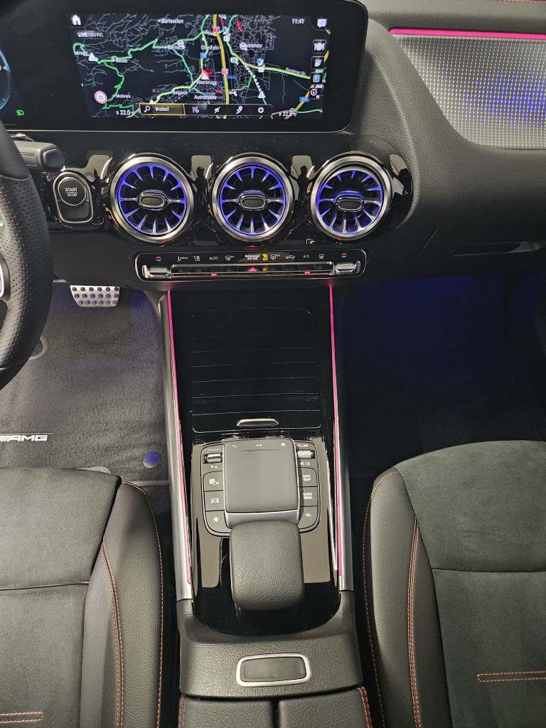 MERCEDES-BENZ EQA 300 4Matic Swiss Star-image-9