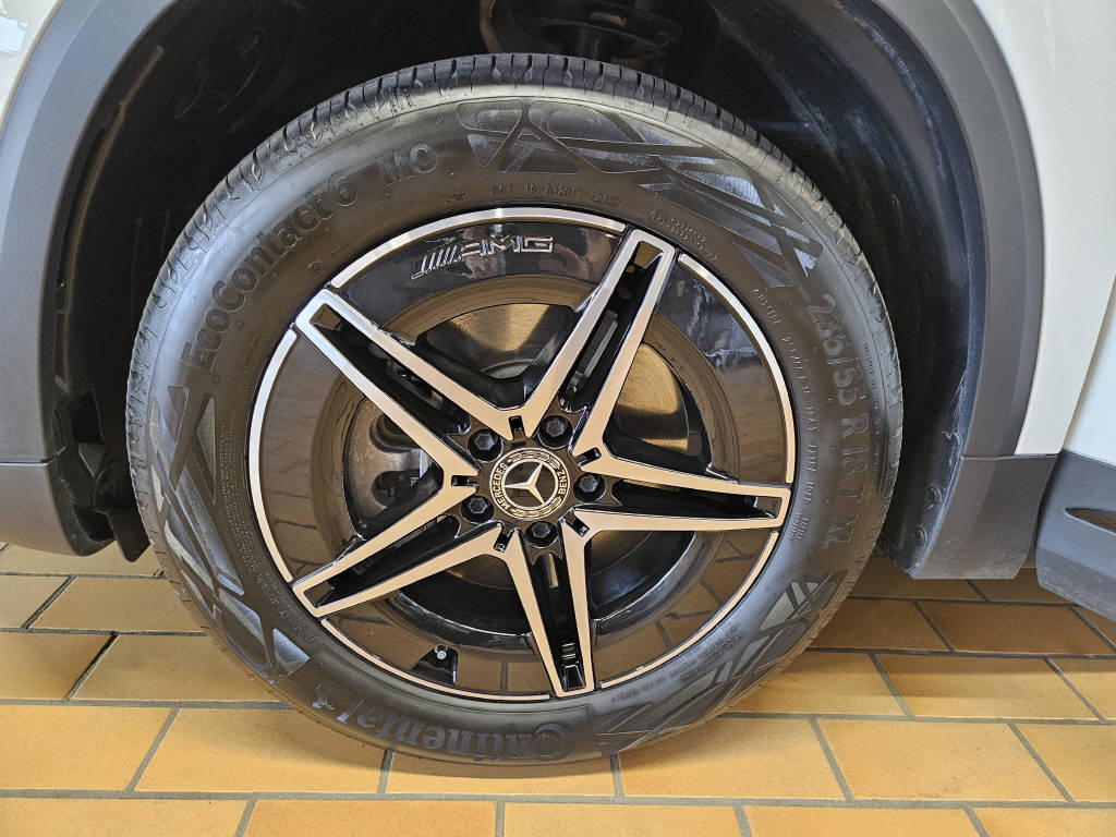 MERCEDES-BENZ EQA 300 4Matic Swiss Star-image-14