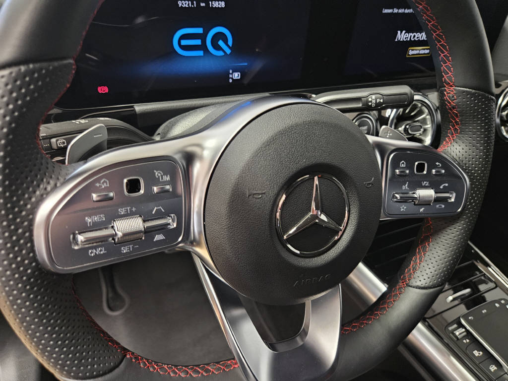 MERCEDES-BENZ EQA 300 4Matic Swiss Star-image-7