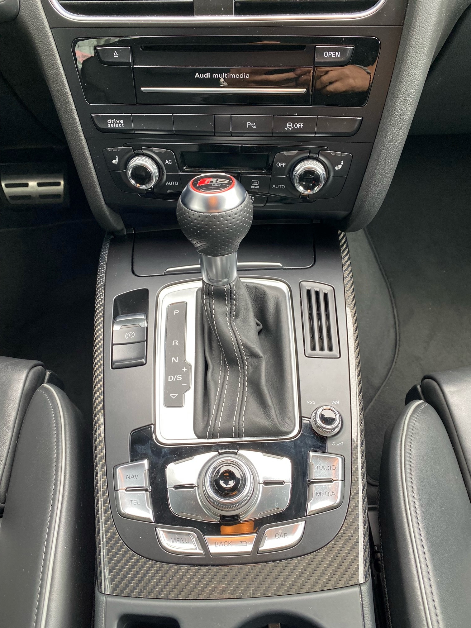 AUDI RS4 Avant 4.2 FSI V8 quattro S-tronic-image-12