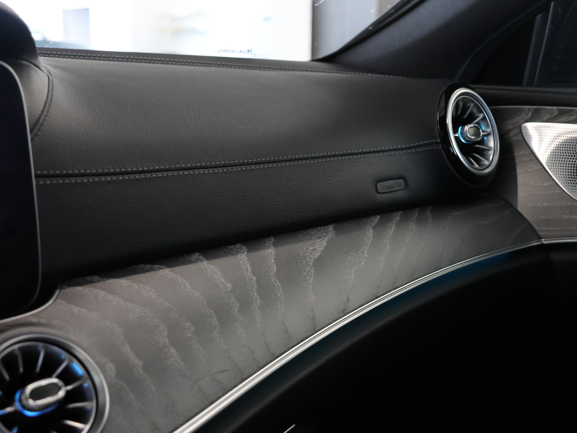 MERCEDES-BENZ CLS 450 4Matic AMG Line 9G-Tronic *Burmester* *360 Kamera* *Panorama*-image-26