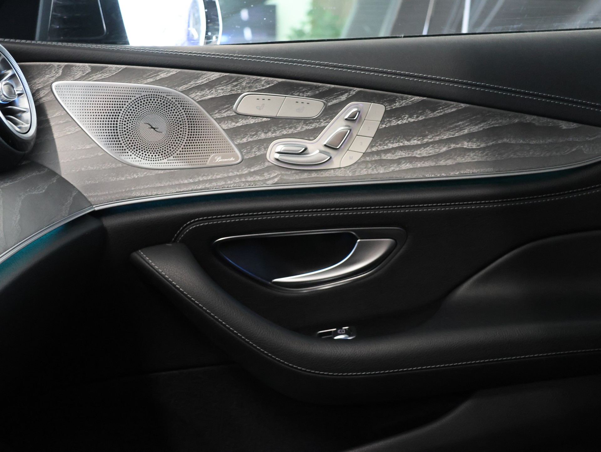MERCEDES-BENZ CLS 450 4Matic AMG Line 9G-Tronic *Burmester* *360 Kamera* *Panorama*-image-27