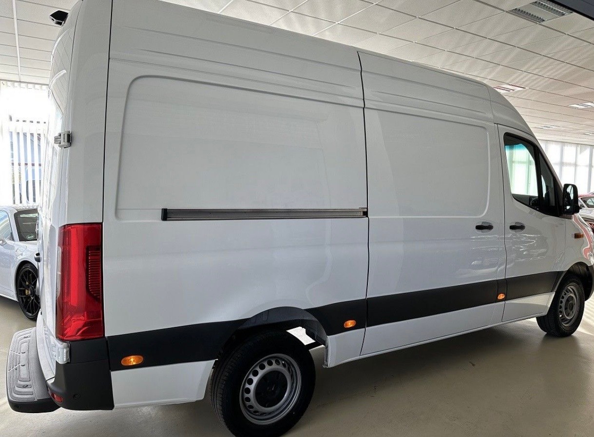 MERCEDES-BENZ Sprinter 317 CDI Standard 9G-TRONIC