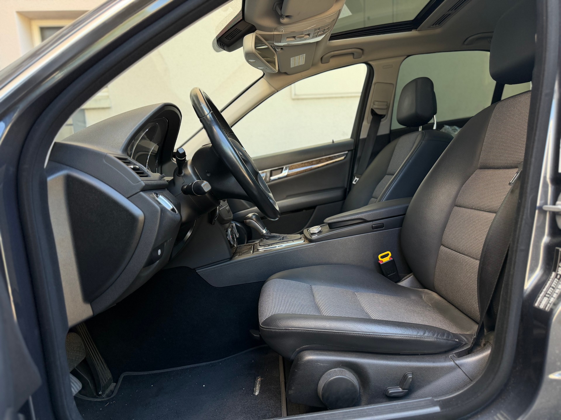 MERCEDES-BENZ C 350 CGI Automat Avantgarde BlueEfficience 7G-Tronic-image-11