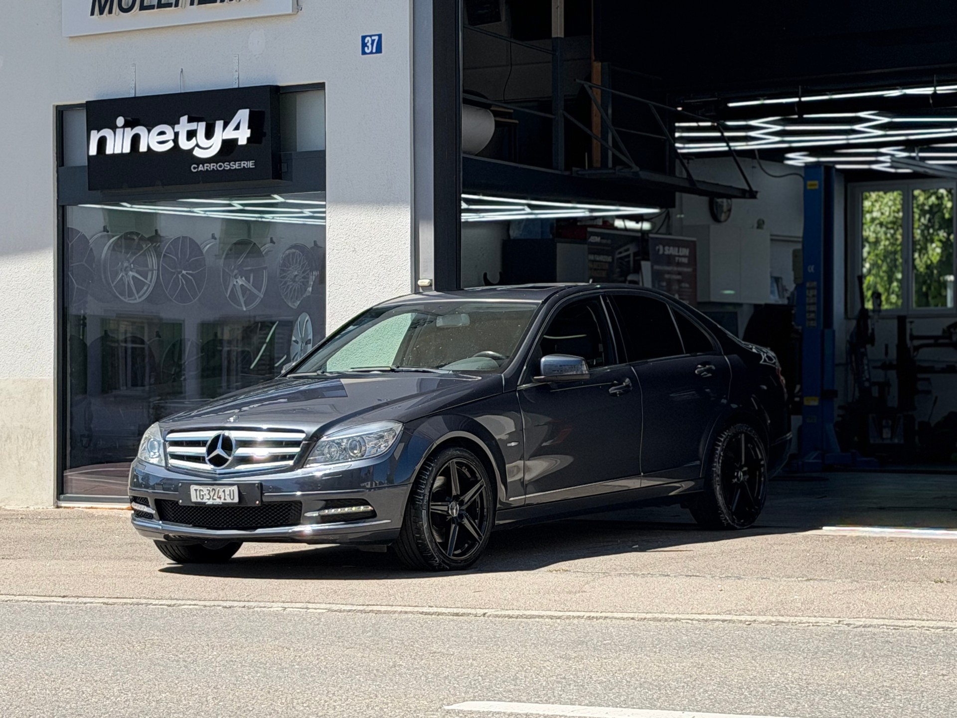 MERCEDES-BENZ C 350 CGI Automat Avantgarde BlueEfficience 7G-Tronic-image-2