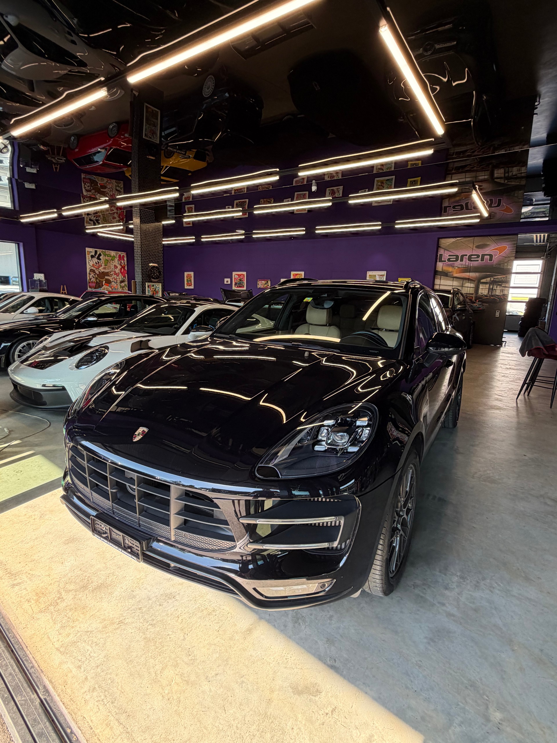 PORSCHE Macan Turbo Performance PDK-showroom-element-1