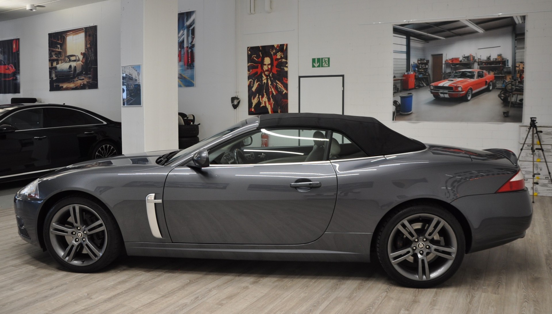 JAGUAR XKR 4.2 V8 SC Automatic-showroom-element-2