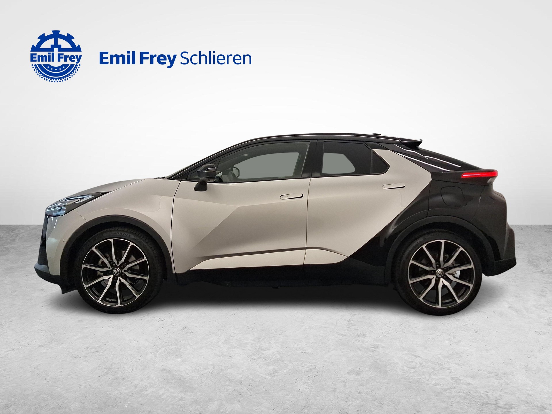 TOYOTA C-HR 2.0 PHEV GR Sport Premiere-showroom-element-1