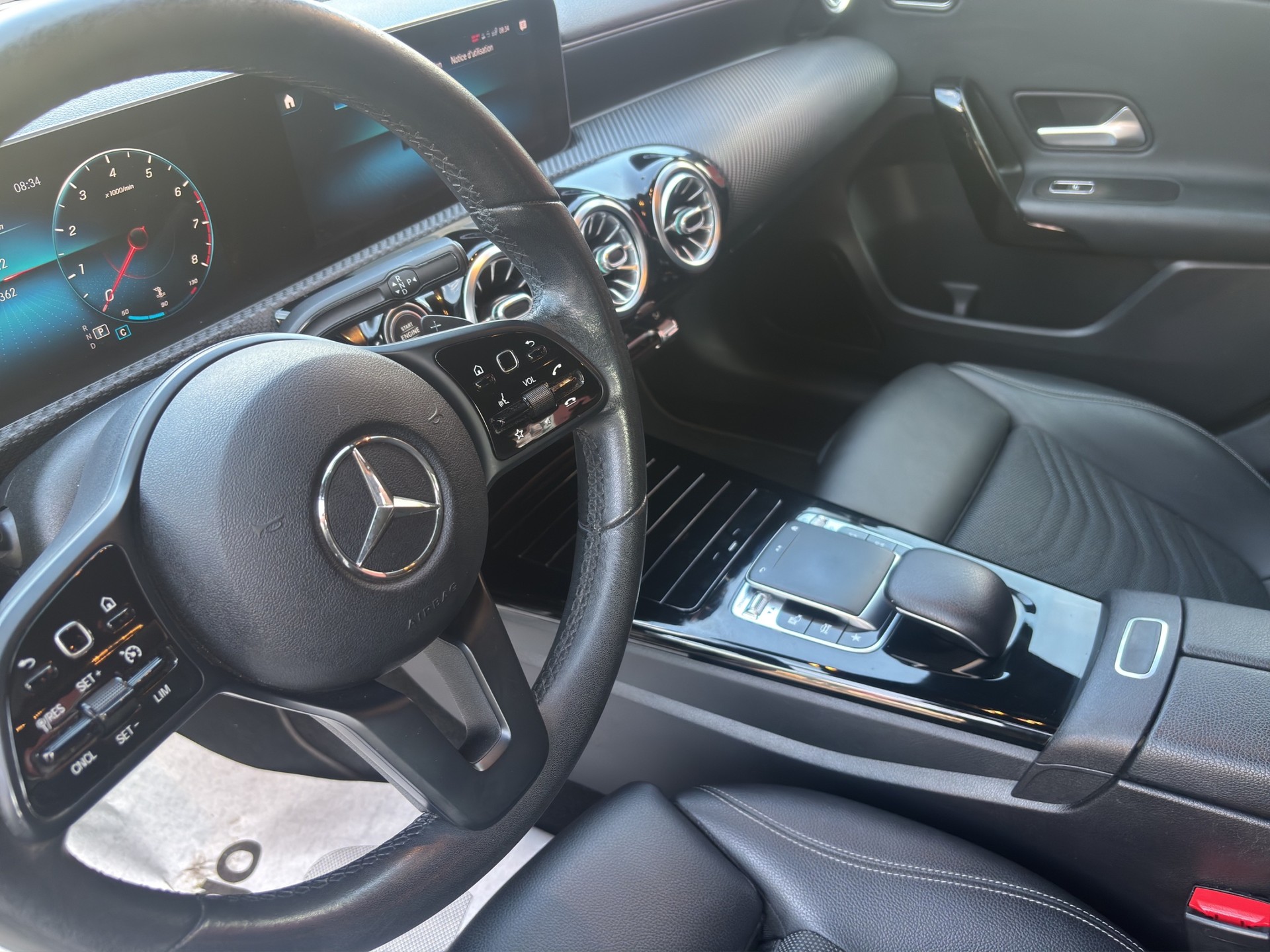 MERCEDES-BENZ A 250 Style 7G-DCT-image-18