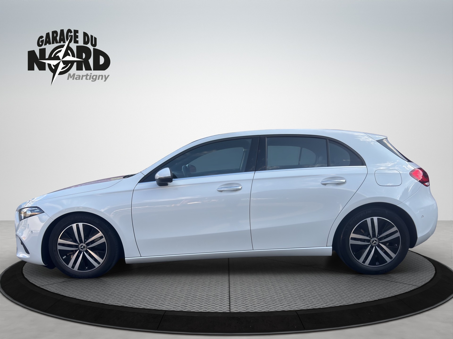 MERCEDES-BENZ A 250 Style 7G-DCT-showroom-element-2
