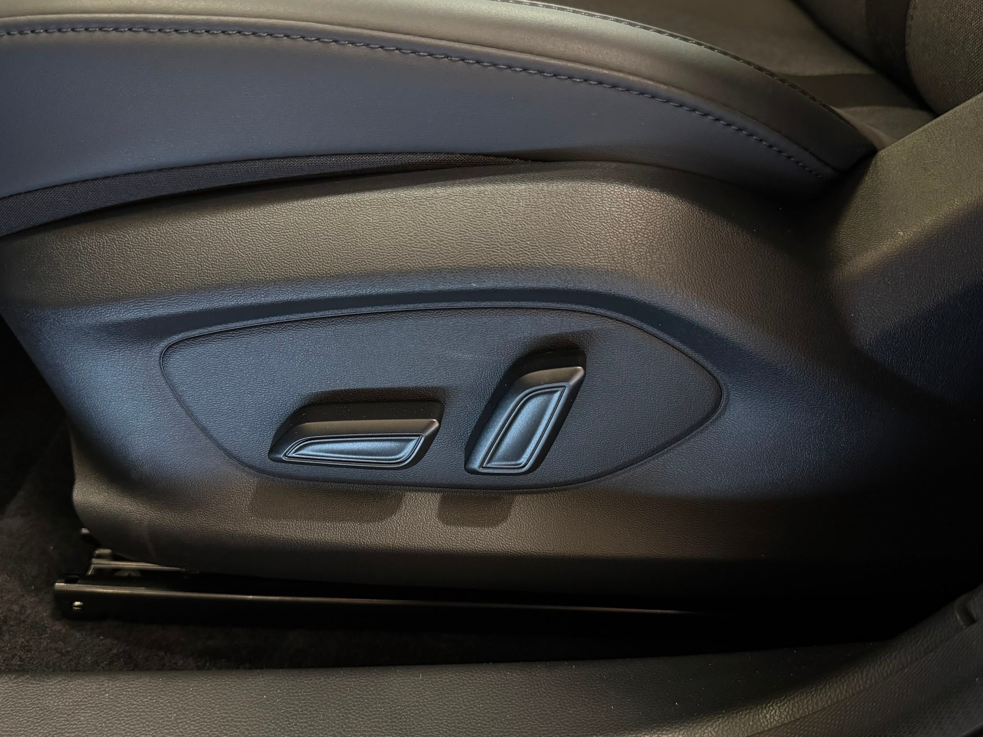 MG 4 EV 64kWh Premium-image-10