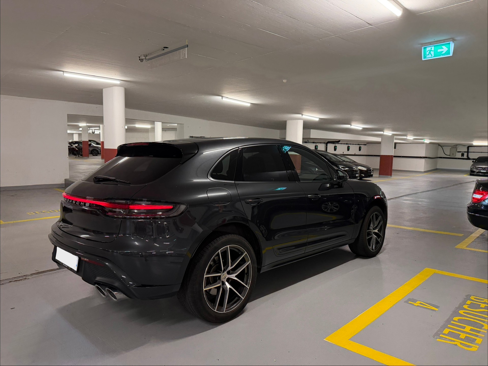 PORSCHE Macan