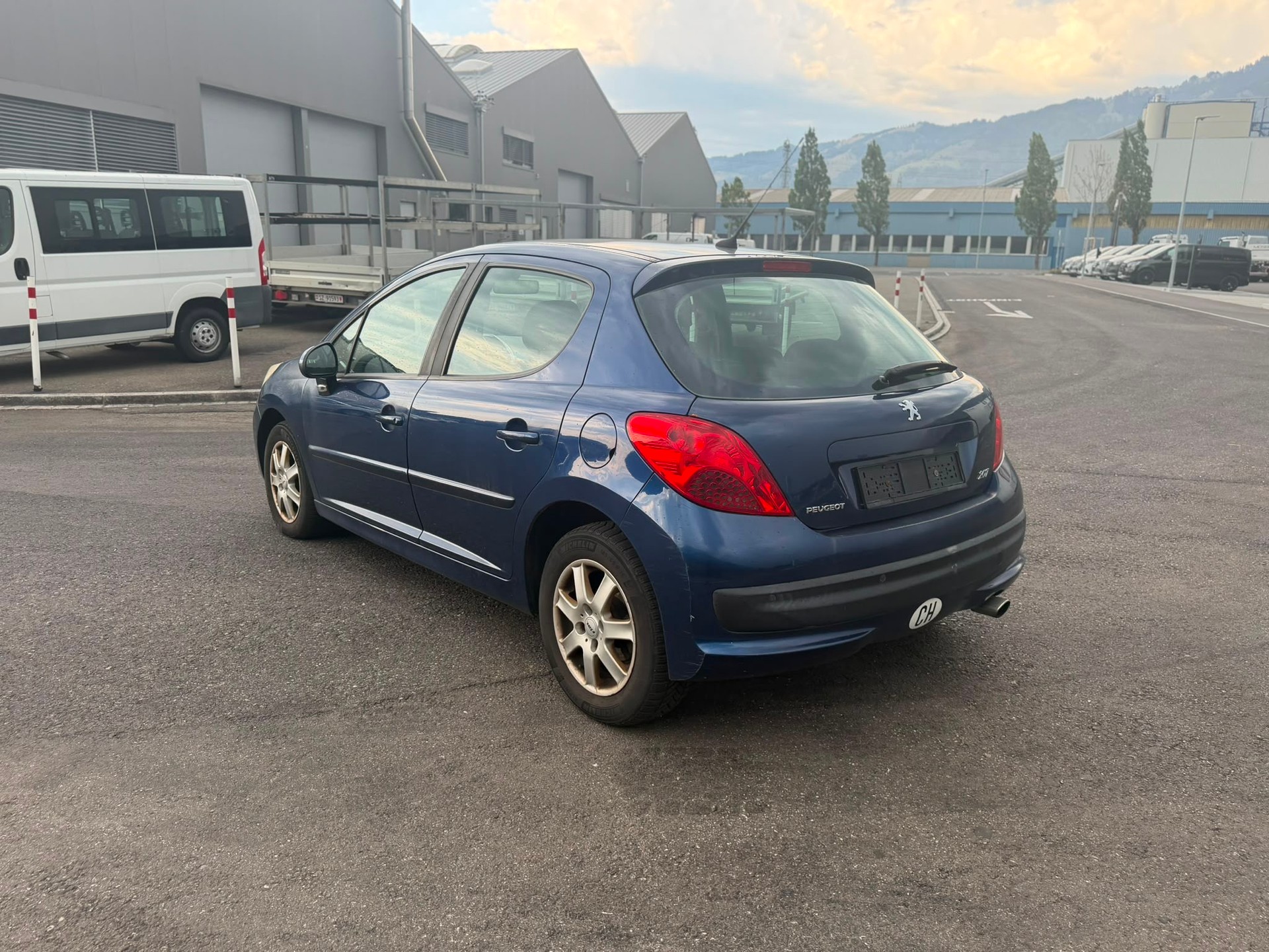 PEUGEOT 207 1.6 16V XT-image-4