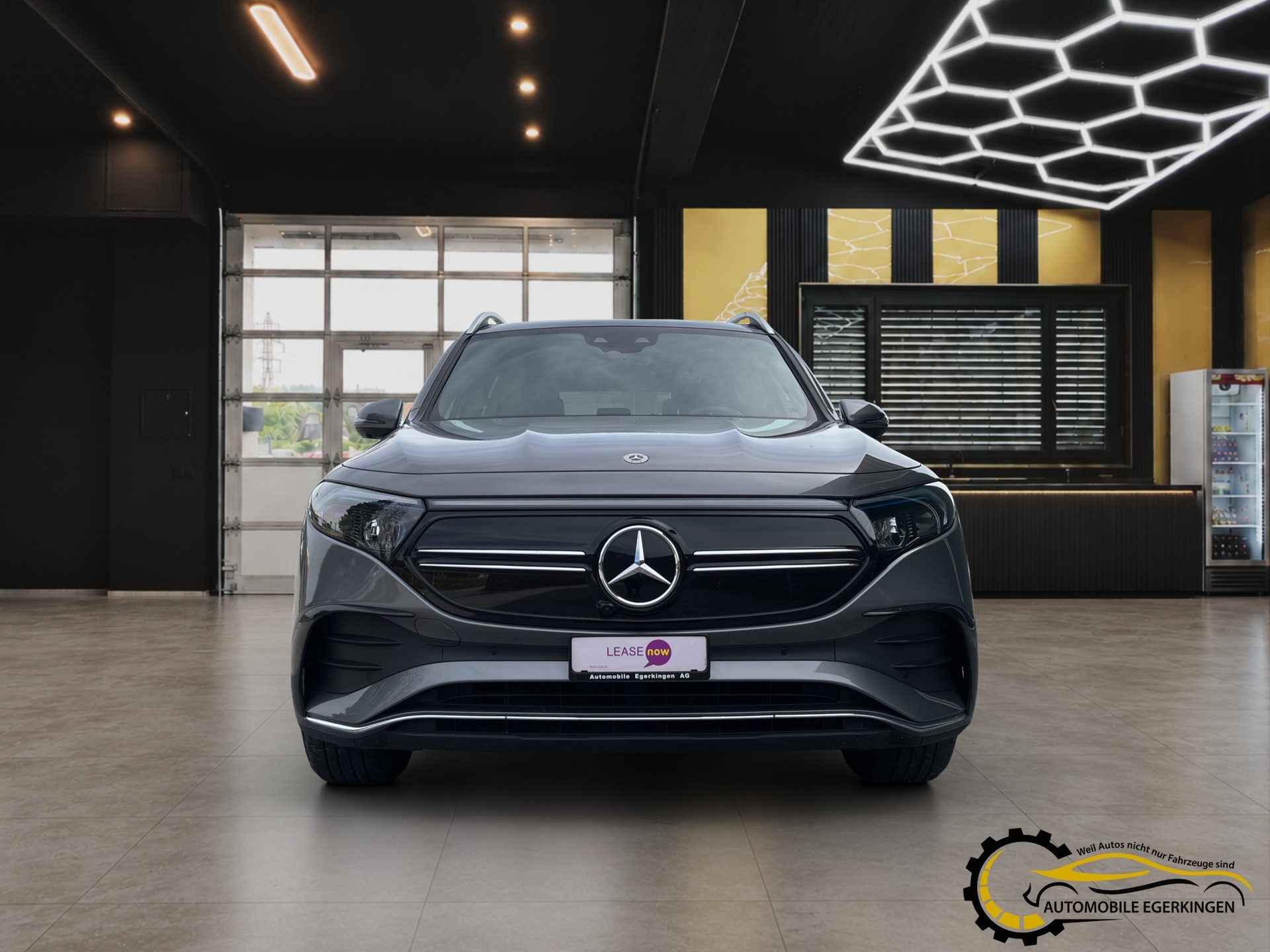 MERCEDES-BENZ EQB 350 AMG Line 4matic-showroom-element-1