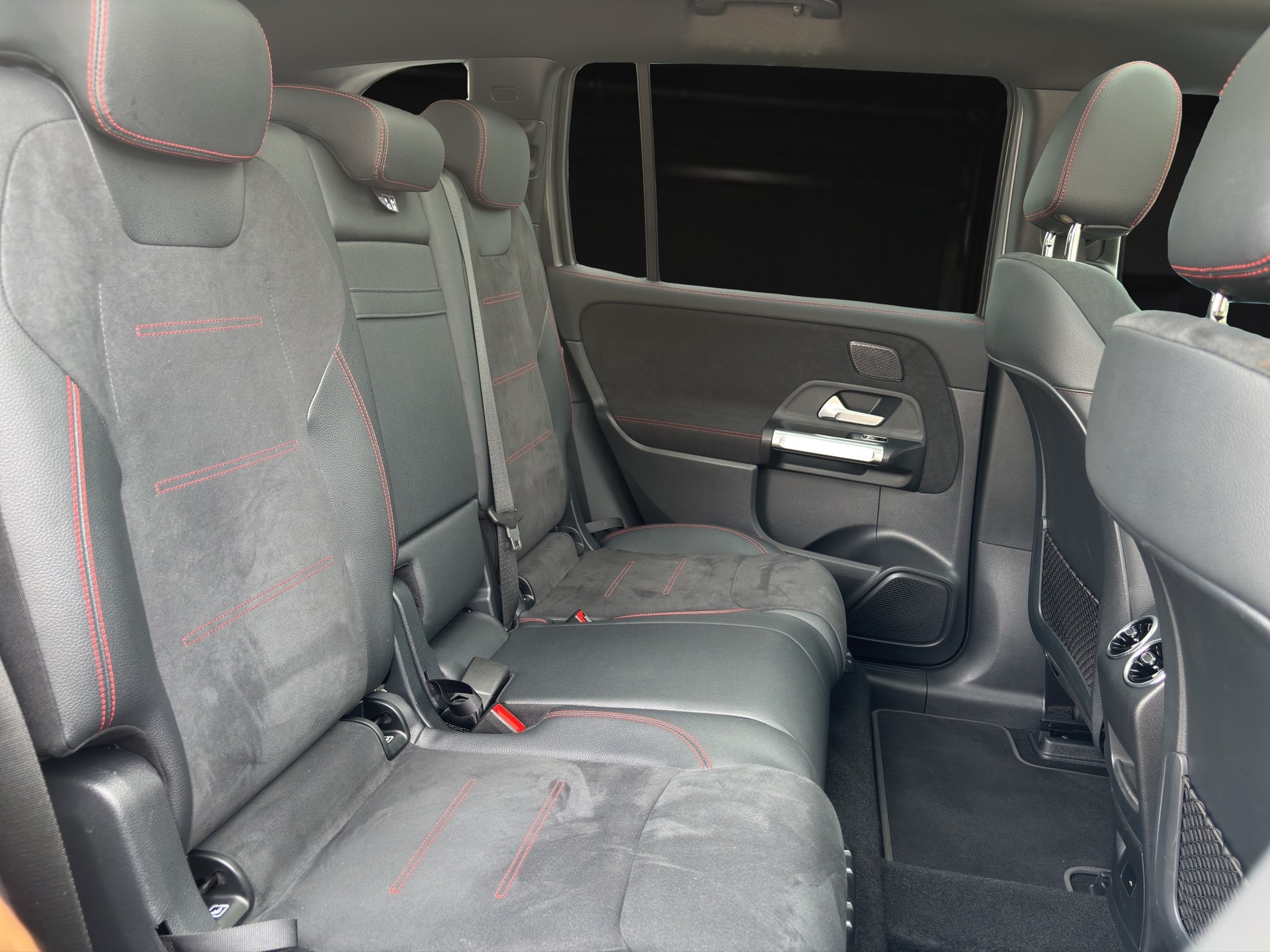 MERCEDES-BENZ EQB 350 AMG Line 4matic-image-13
