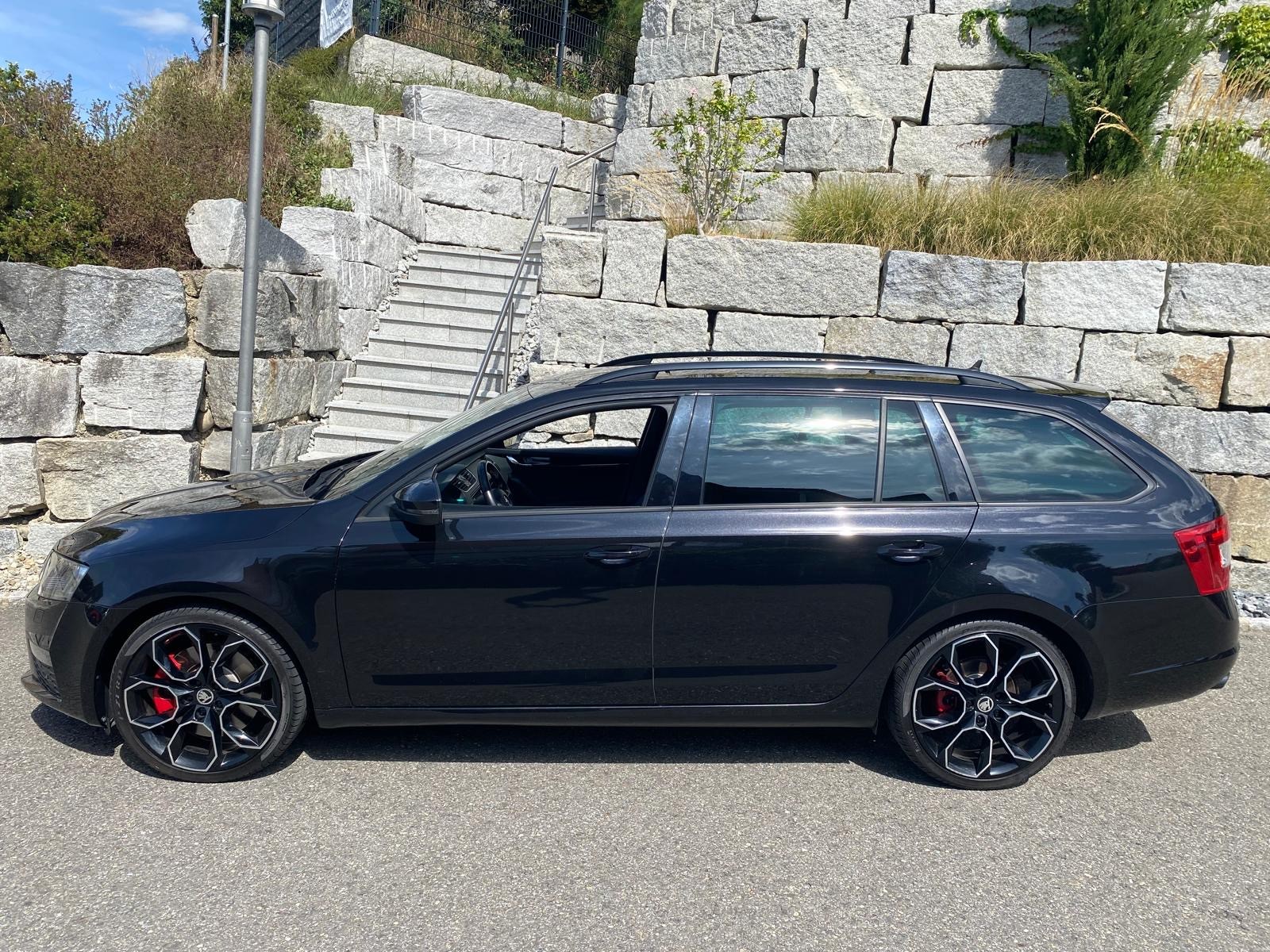 SKODA Octavia Combi 2.0 TSI RS 230 DSG-image-1