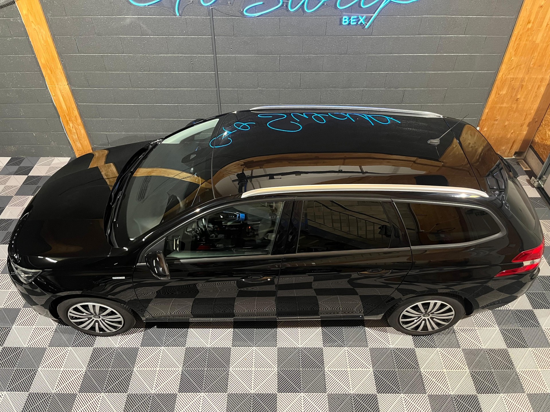 PEUGEOT 308 SW 1.2 Pure Tech Style EAT8-image-6