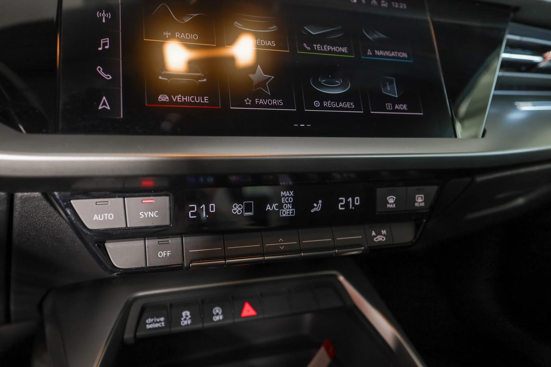 AUDI A3 Sportback 35 TFSI Audi drive select / Smartphone interface / Non-fumeur-image-9