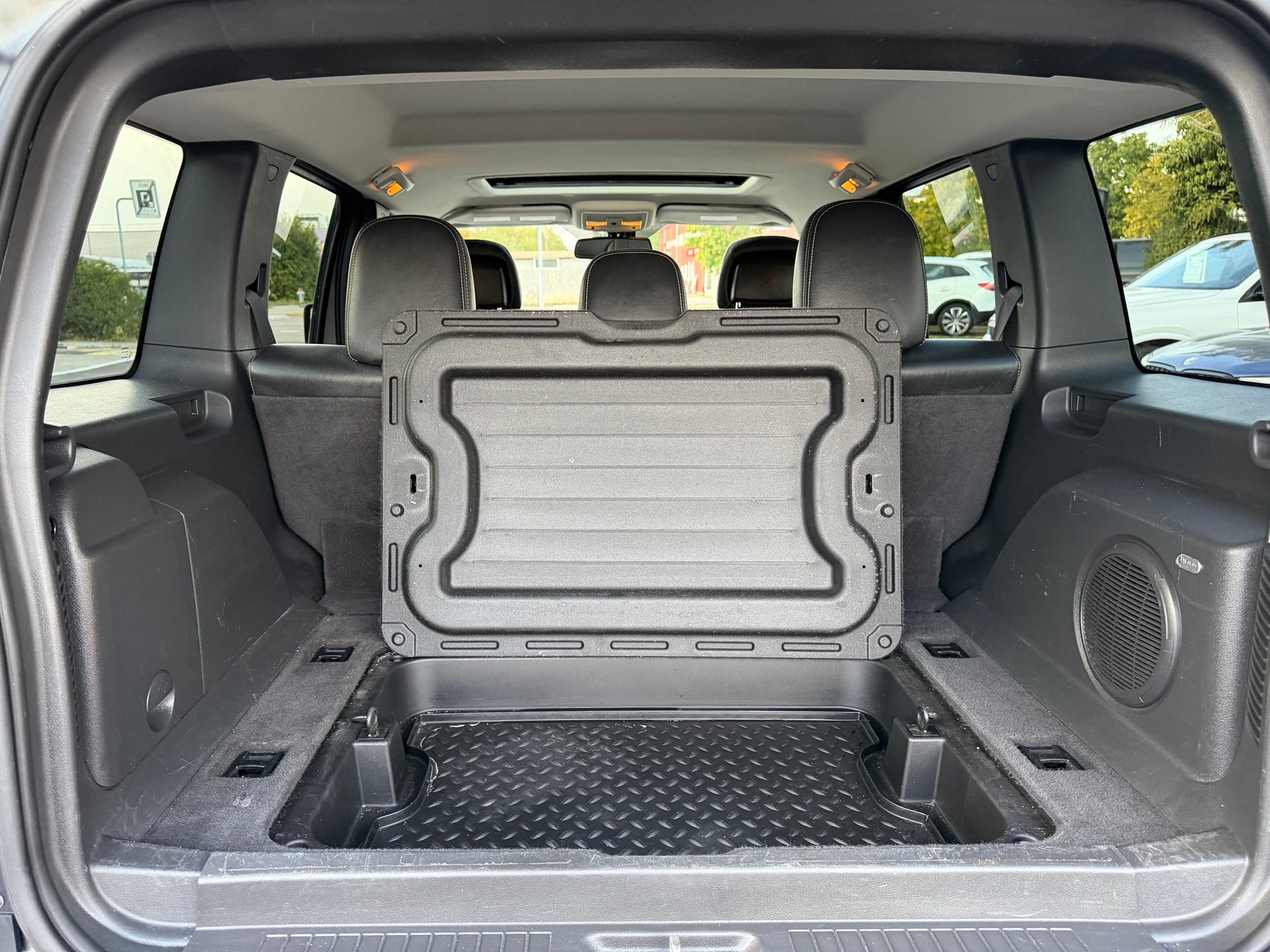 JEEP Cherokee 2.8 CRD Limited Automatic-image-13