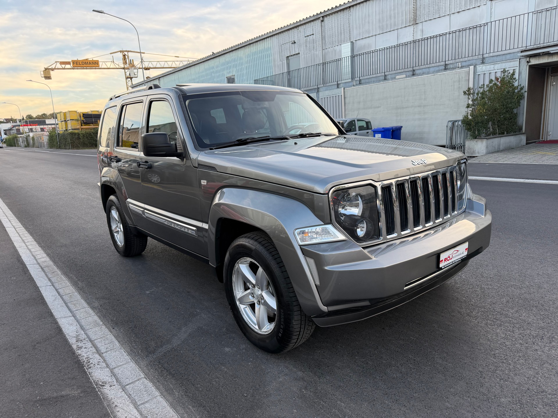 JEEP Cherokee 2.8 CRD Limited Automatic-showroom-element-3