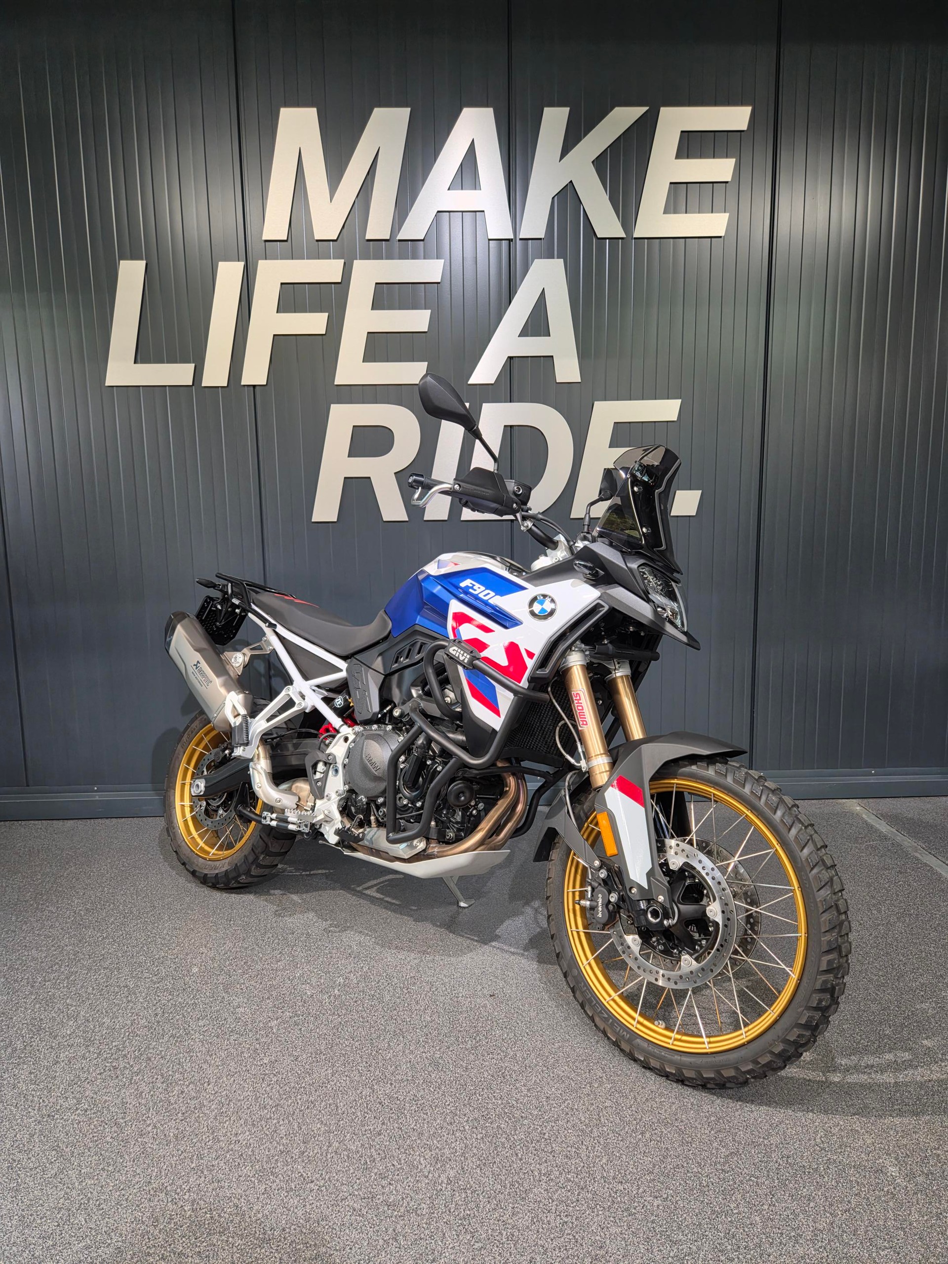 BMW F 900 GS-showroom-element-1