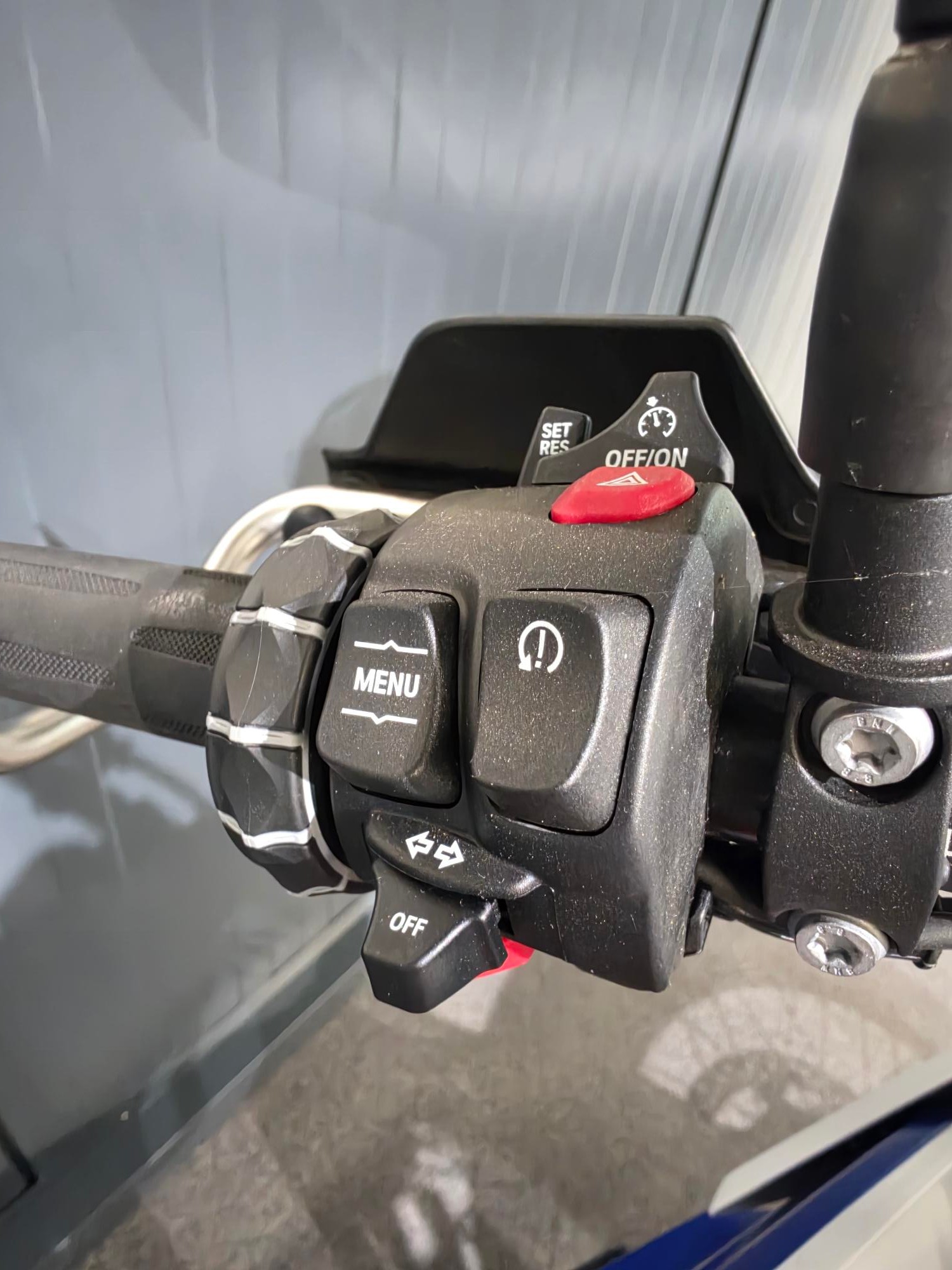 BMW F 900 GS-showroom-element-3