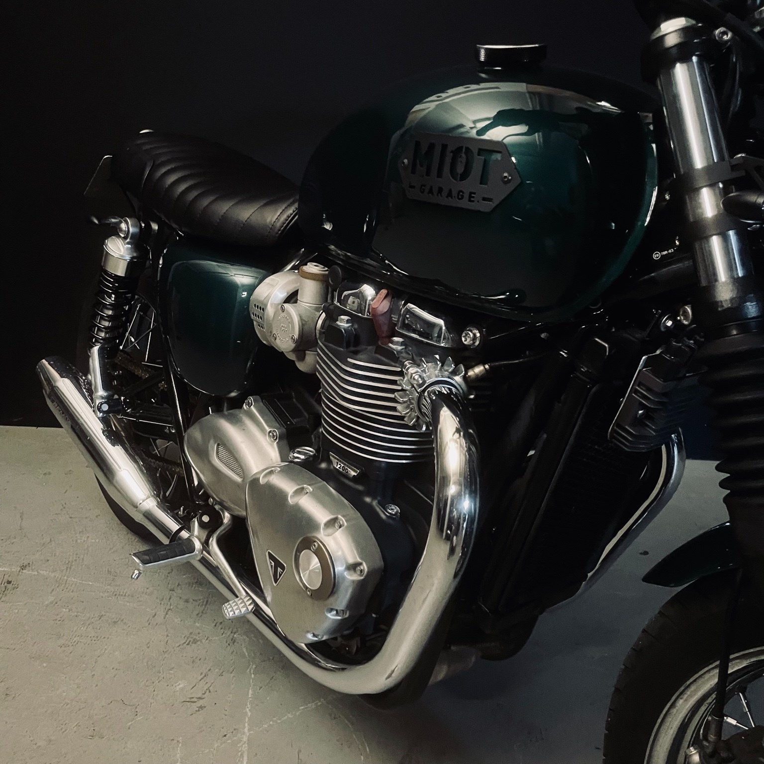 TRIUMPH Bonneville T120 ABS-image-3