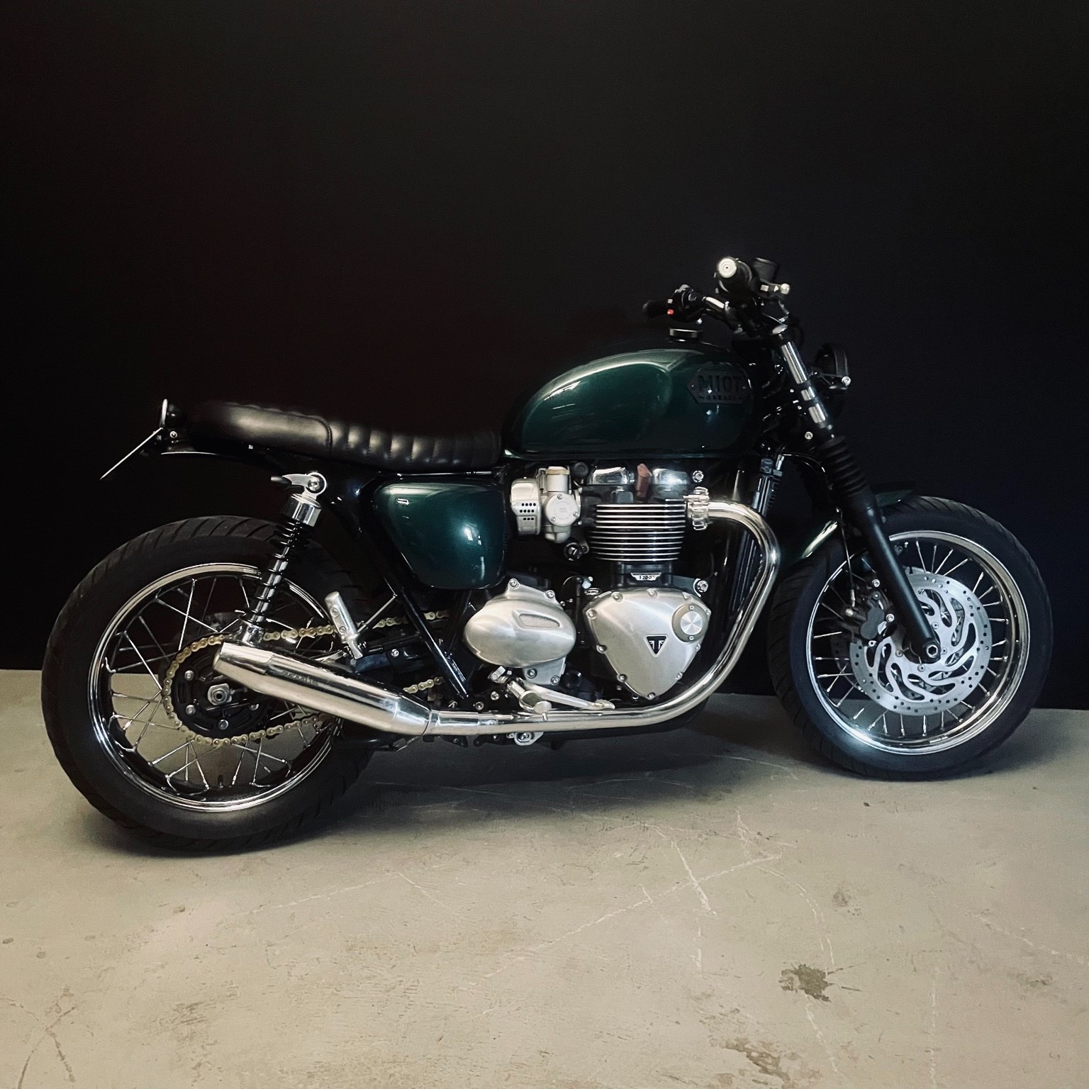 TRIUMPH Bonneville T120 ABS-image-2