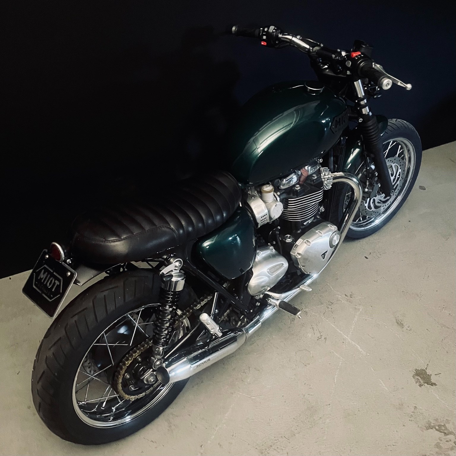 TRIUMPH Bonneville T120 ABS-image-4
